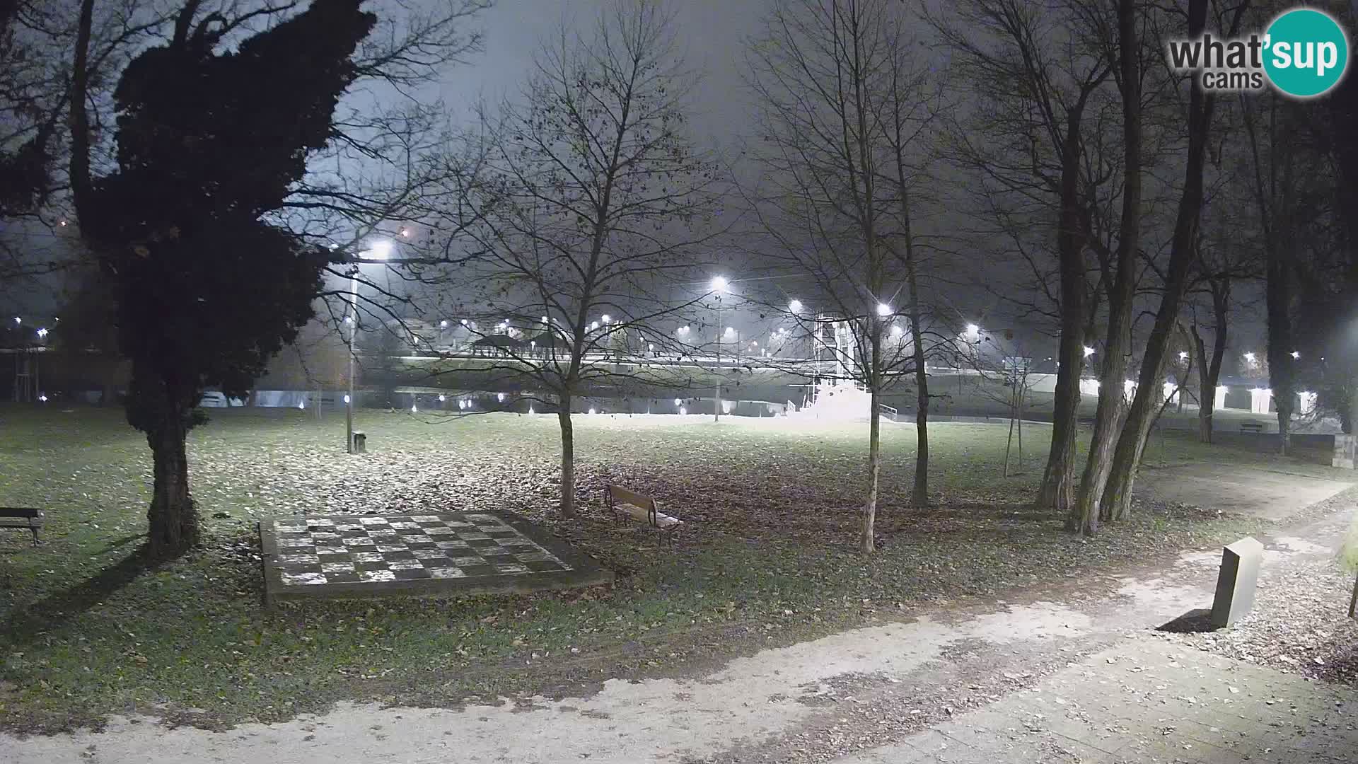 V ŽIVO Spletna kamera Karlovac – mestno kopališče Foginovo – Korana – Hrvaška