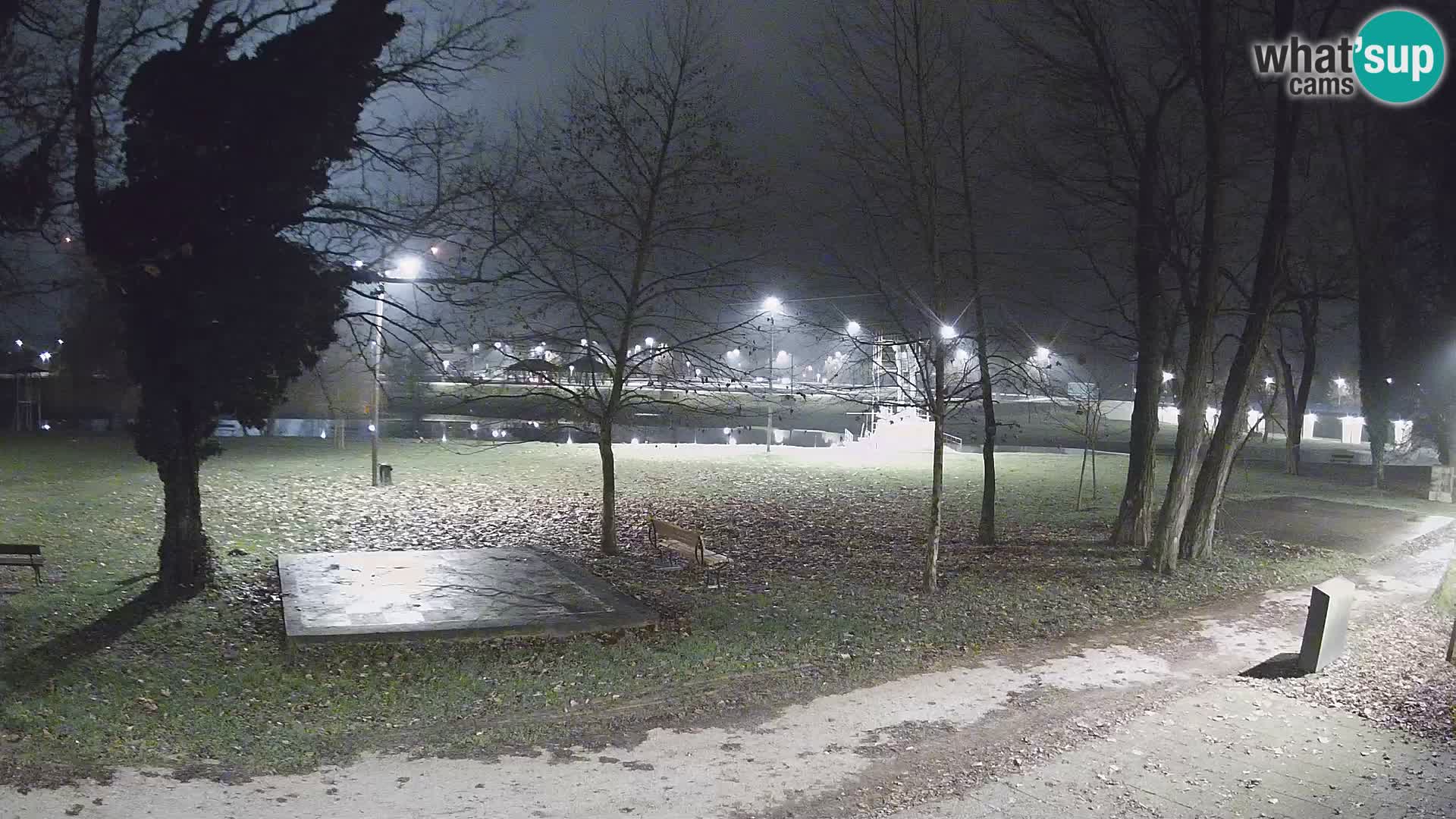 V ŽIVO Spletna kamera Karlovac – mestno kopališče Foginovo – Korana – Hrvaška