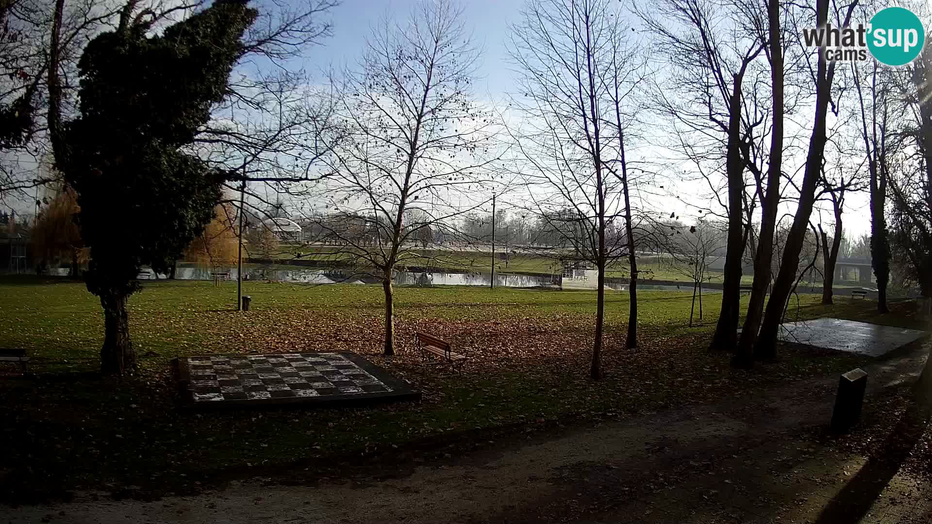 V ŽIVO Spletna kamera Karlovac – mestno kopališče Foginovo – Korana – Hrvaška