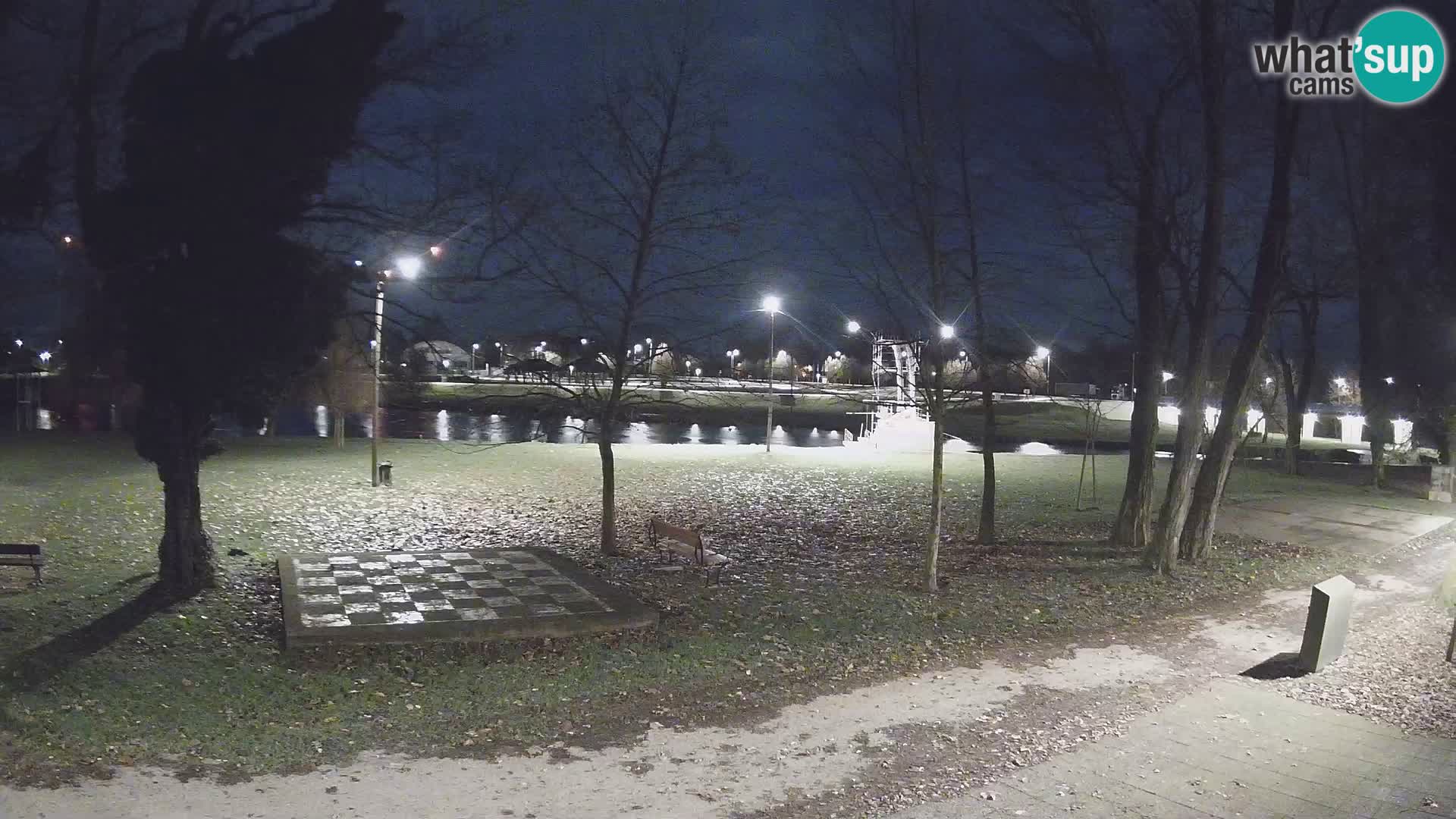 V ŽIVO Spletna kamera Karlovac – mestno kopališče Foginovo – Korana – Hrvaška