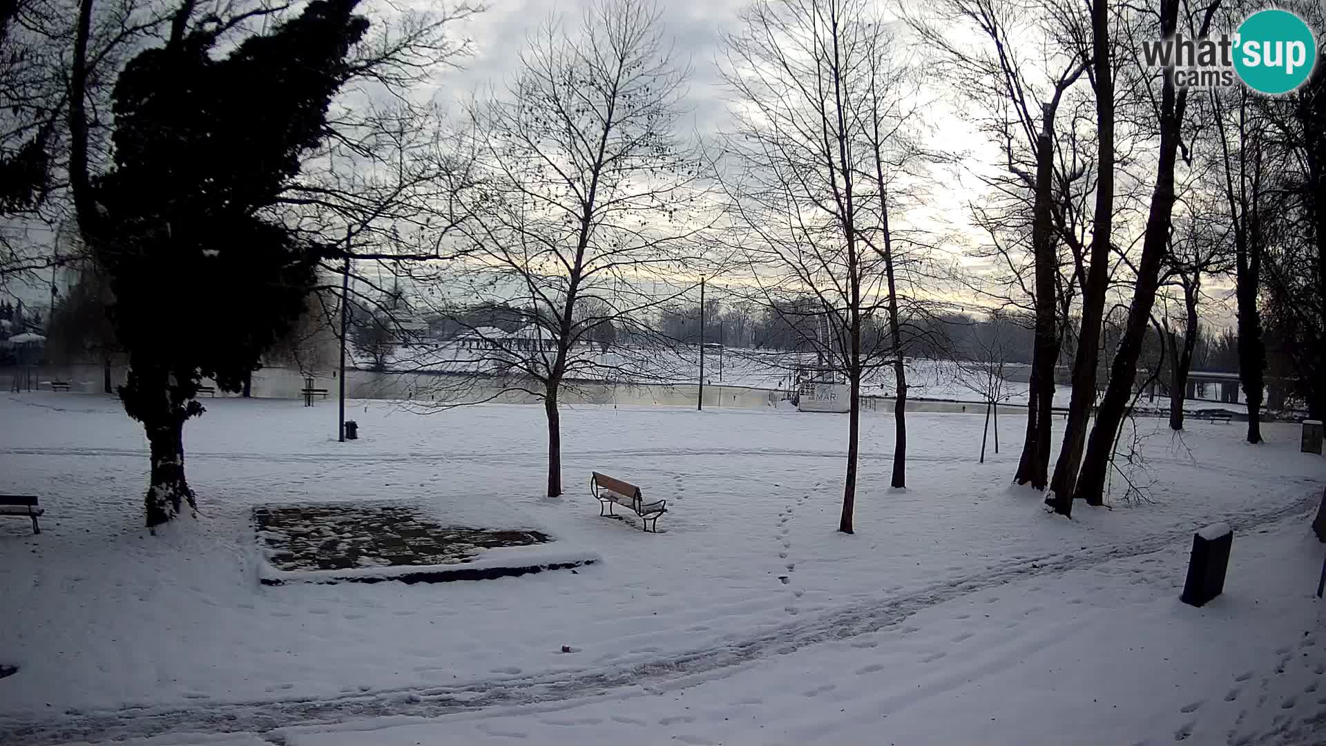 LIVE Karlovac Webcam – Piscina exterior Foginovo – Korana – Croacia