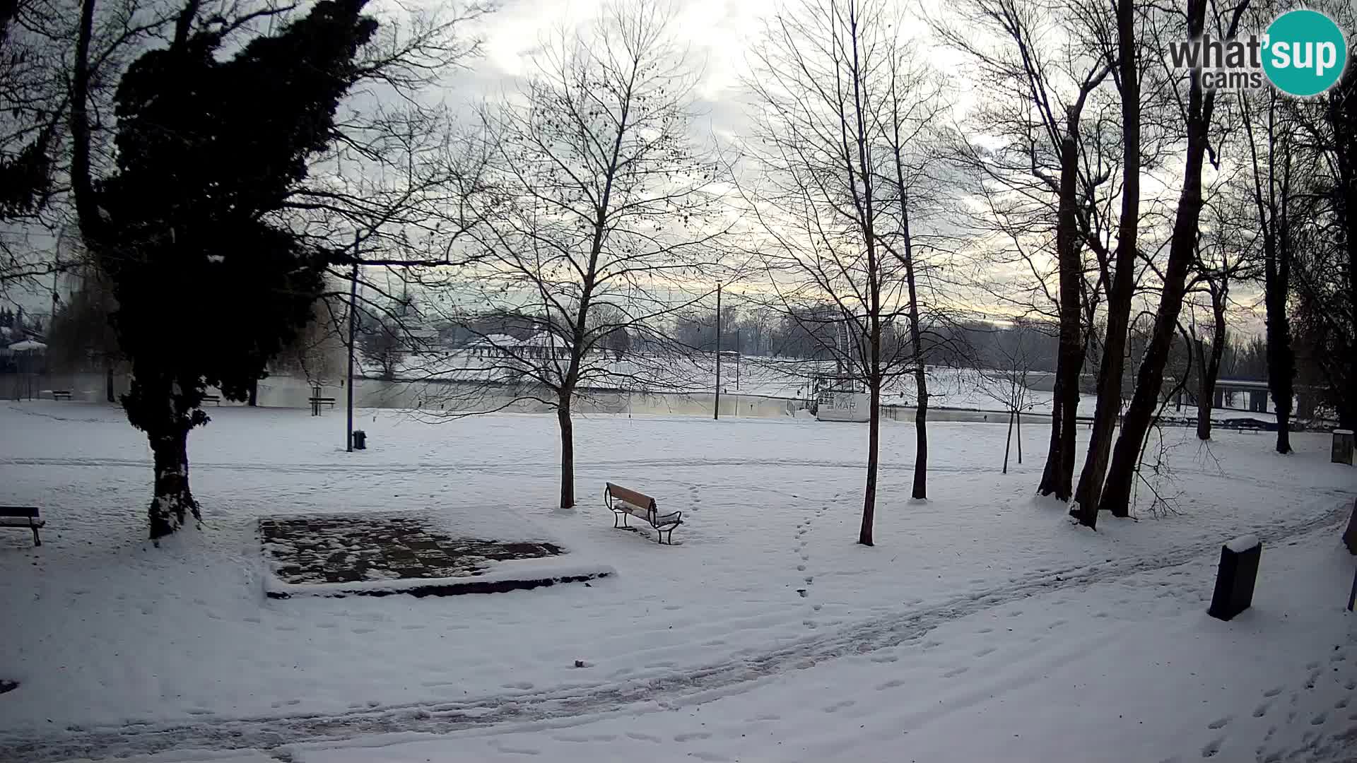 LIVE Karlovac Webcam – Piscina exterior Foginovo – Korana – Croacia