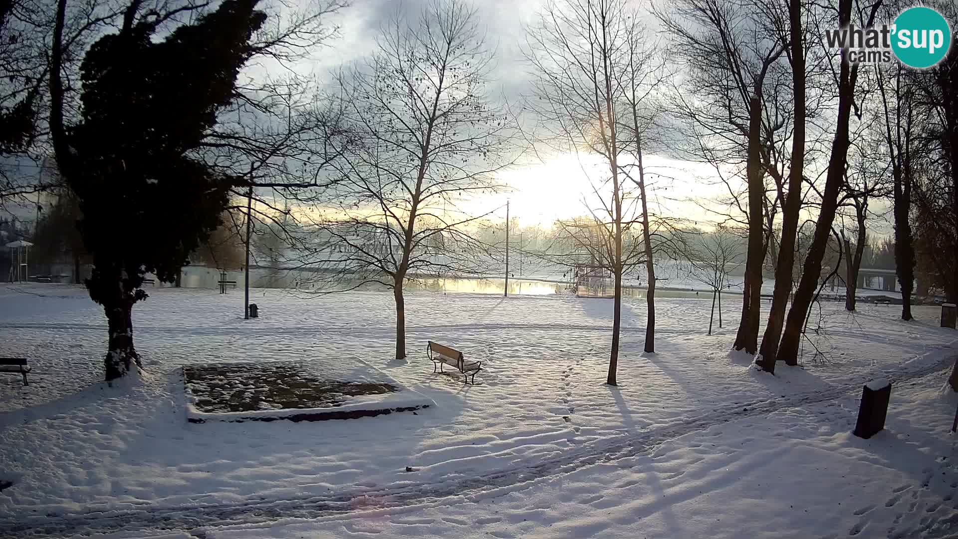 V ŽIVO Spletna kamera Karlovac – mestno kopališče Foginovo – Korana – Hrvaška