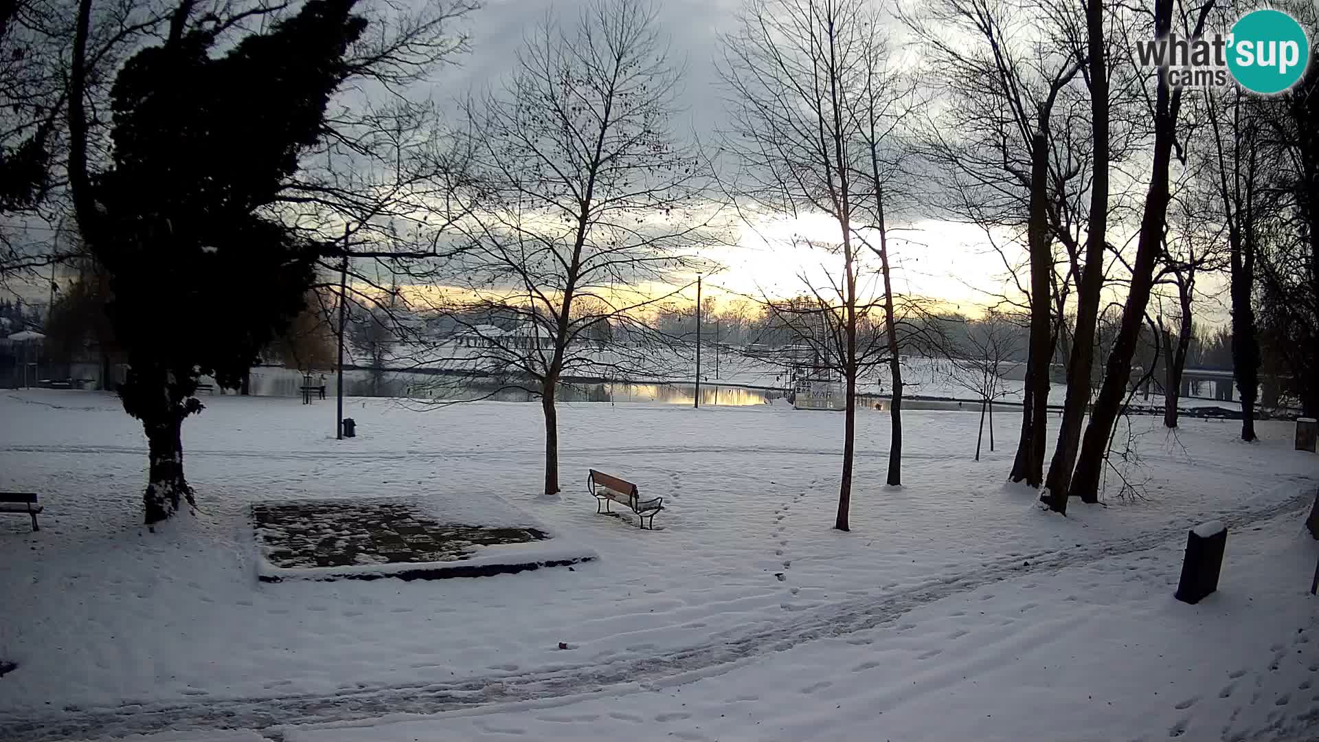 LIVE Karlovac Webcam – Piscina exterior Foginovo – Korana – Croacia