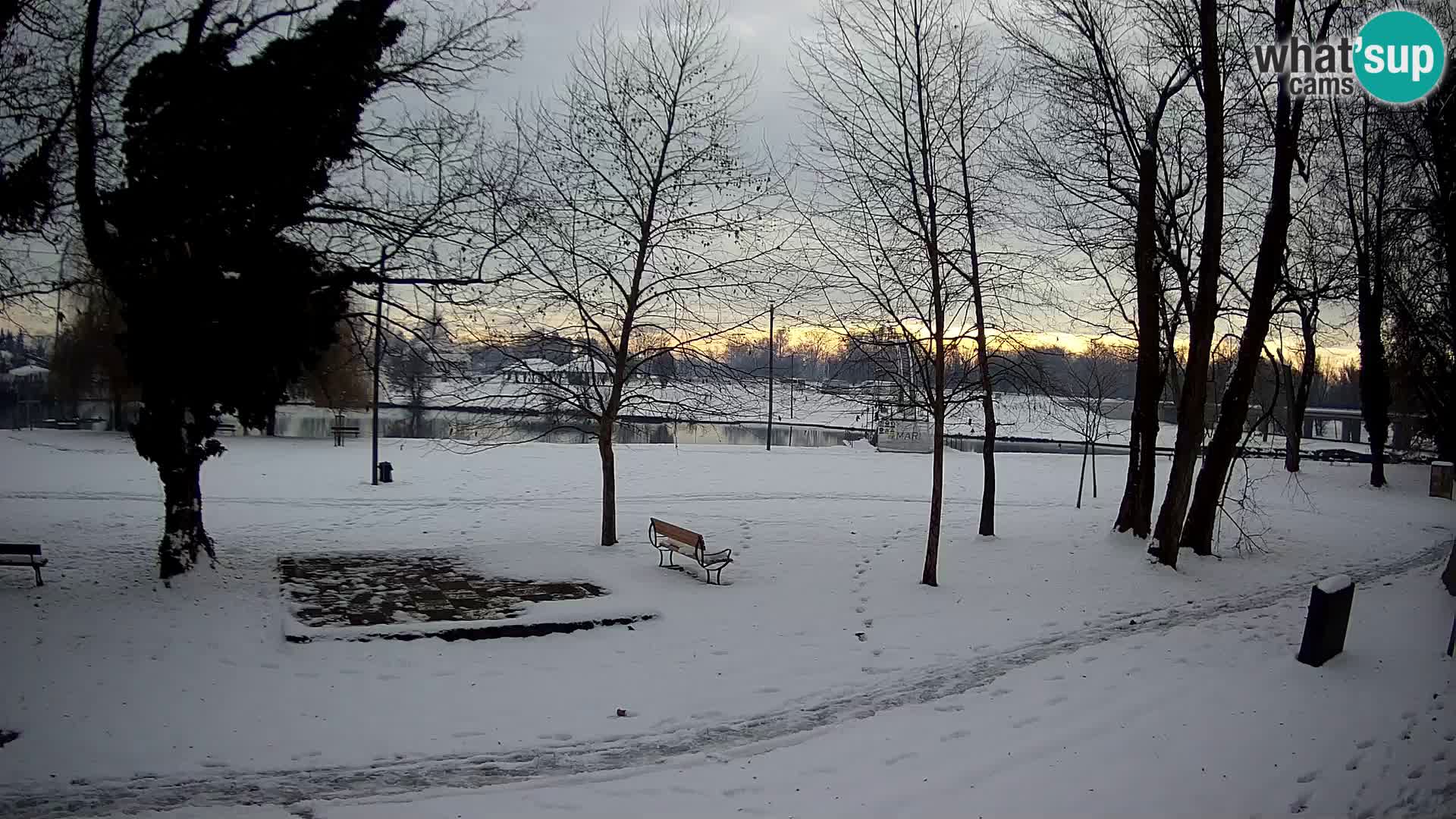 LIVE Karlovac Webcam – Piscina exterior Foginovo – Korana – Croacia