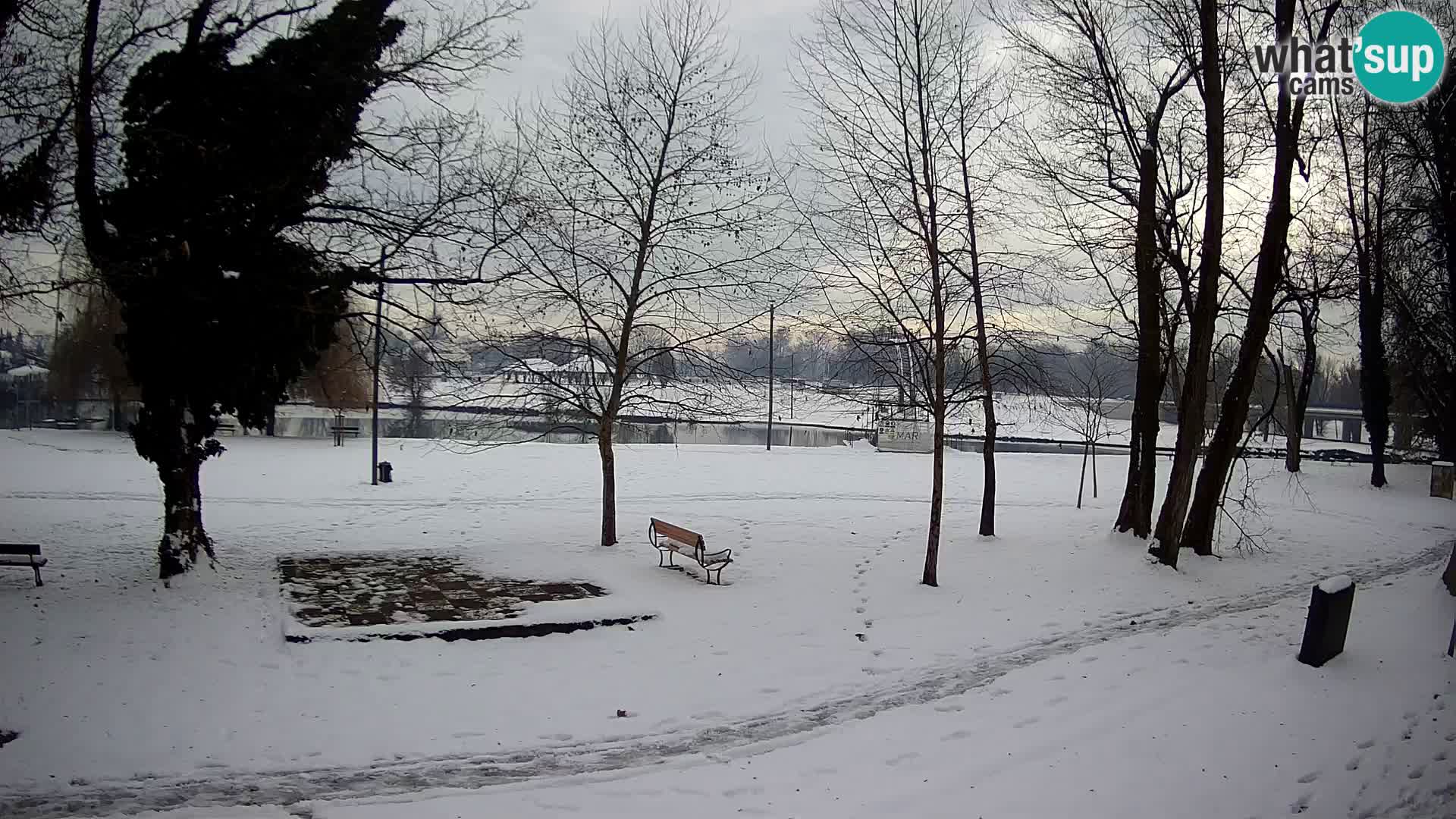 V ŽIVO Spletna kamera Karlovac – mestno kopališče Foginovo – Korana – Hrvaška