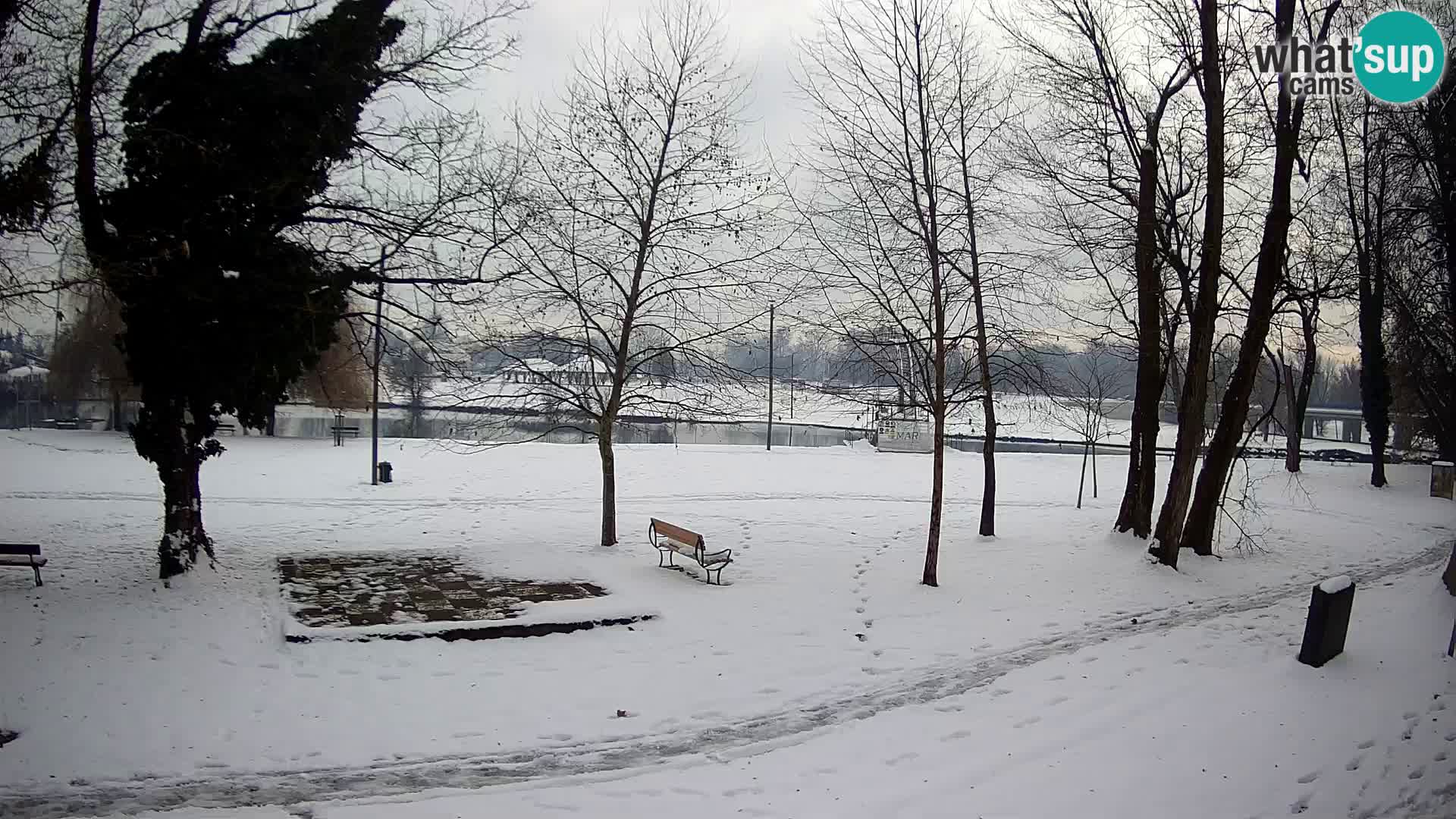 V ŽIVO Spletna kamera Karlovac – mestno kopališče Foginovo – Korana – Hrvaška
