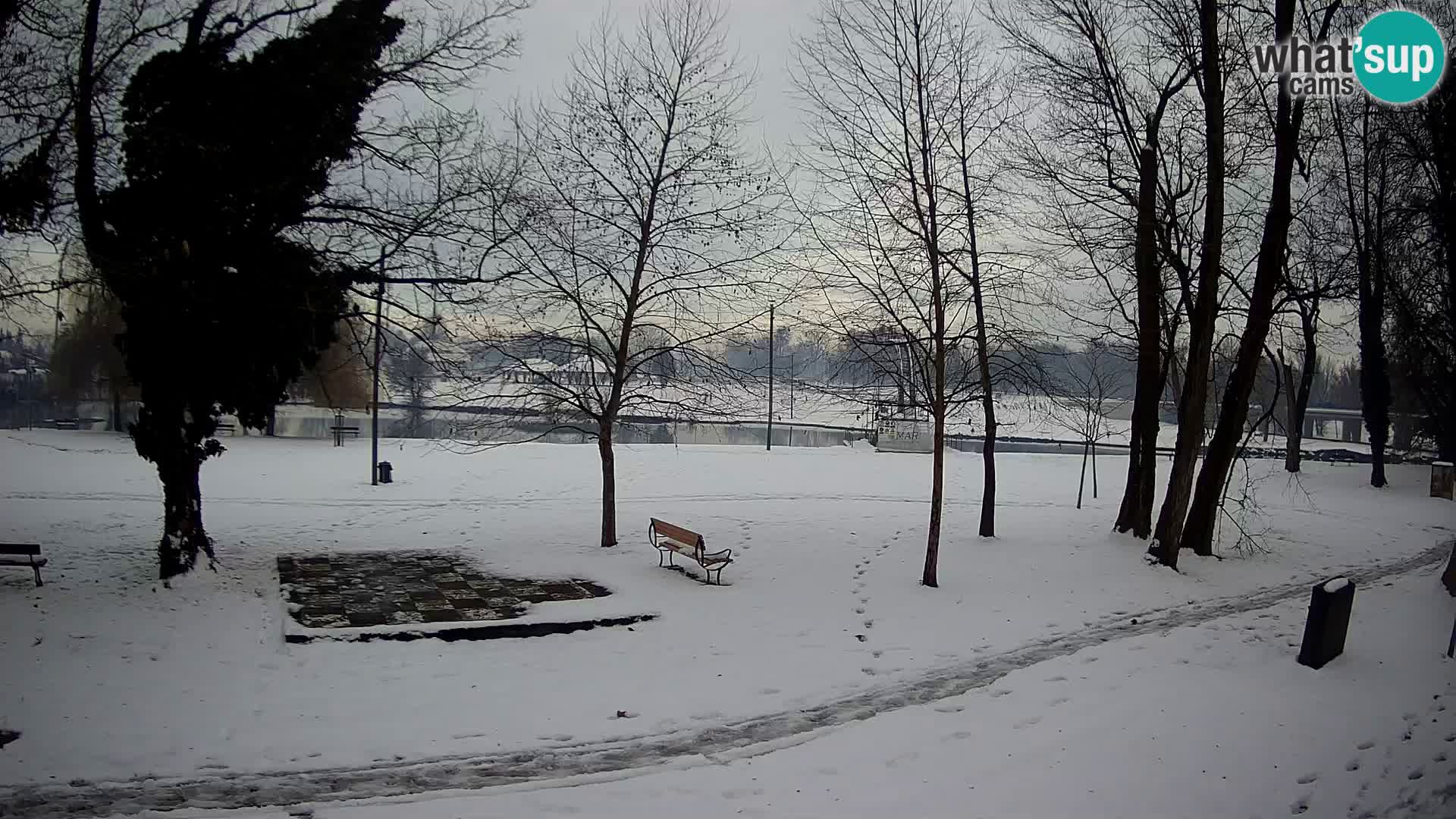 V ŽIVO Spletna kamera Karlovac – mestno kopališče Foginovo – Korana – Hrvaška