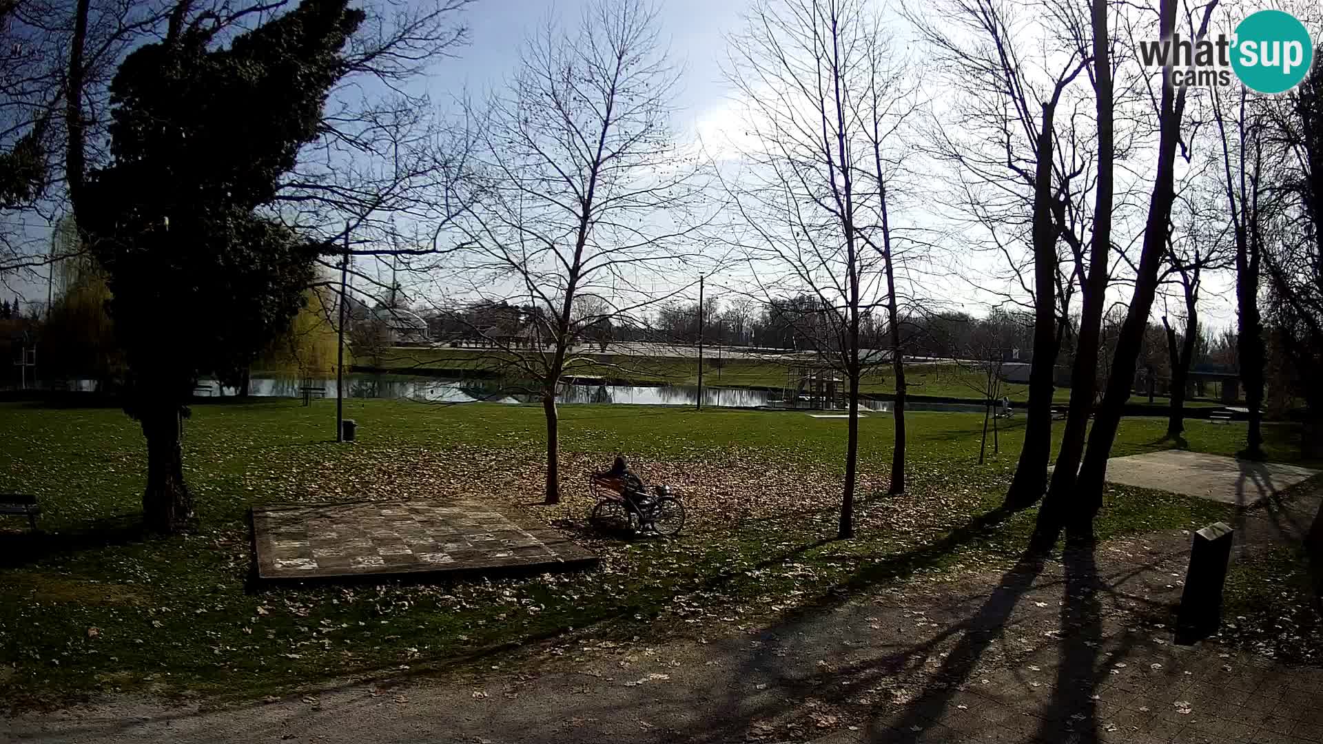 V ŽIVO Spletna kamera Karlovac – mestno kopališče Foginovo – Korana – Hrvaška