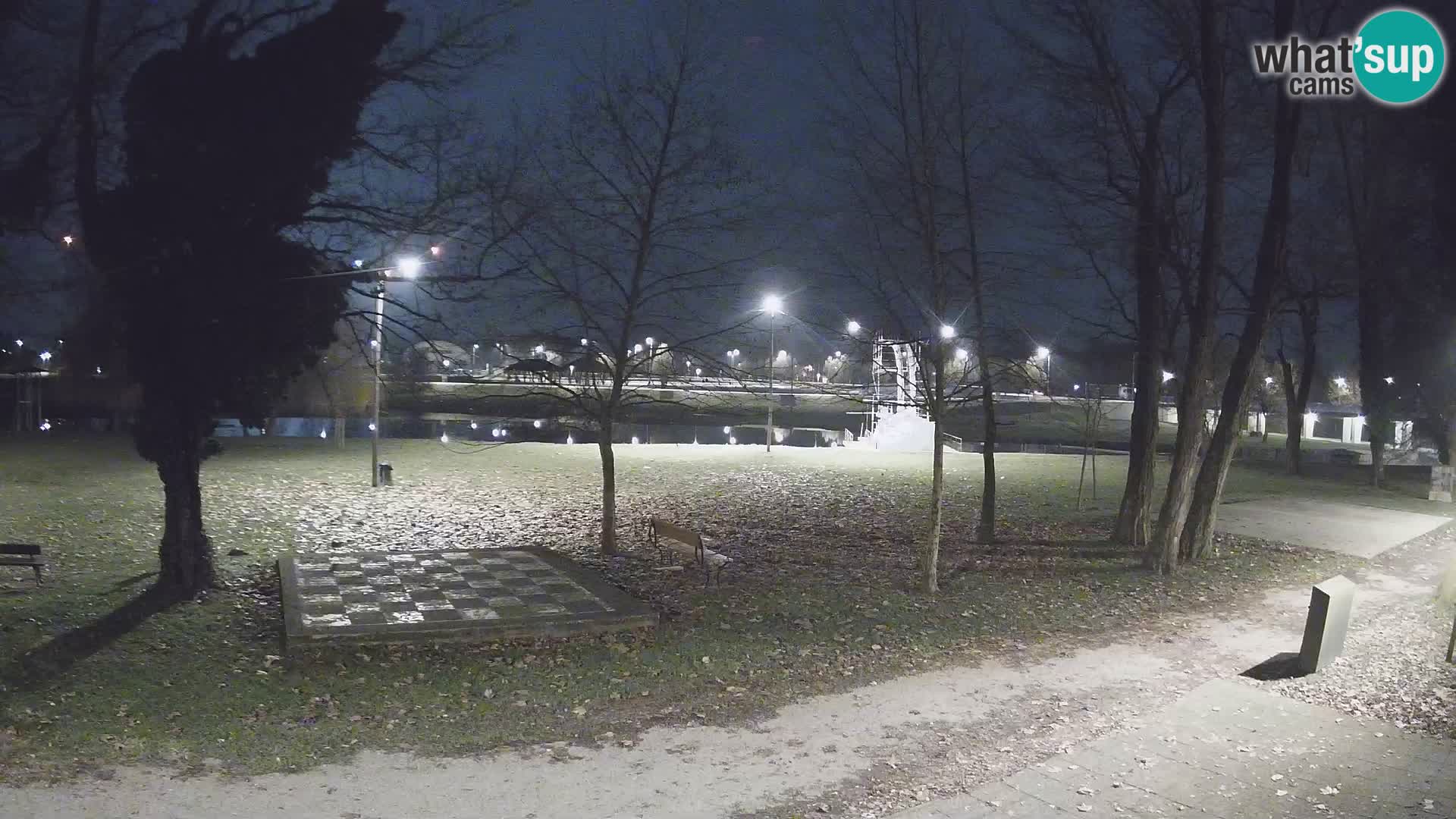 V ŽIVO Spletna kamera Karlovac – mestno kopališče Foginovo – Korana – Hrvaška