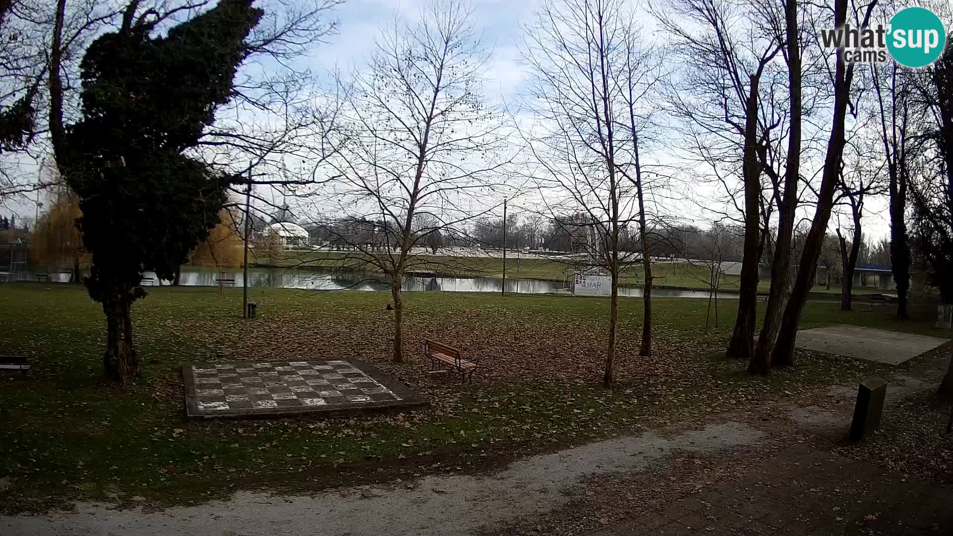 V ŽIVO Spletna kamera Karlovac – mestno kopališče Foginovo – Korana – Hrvaška