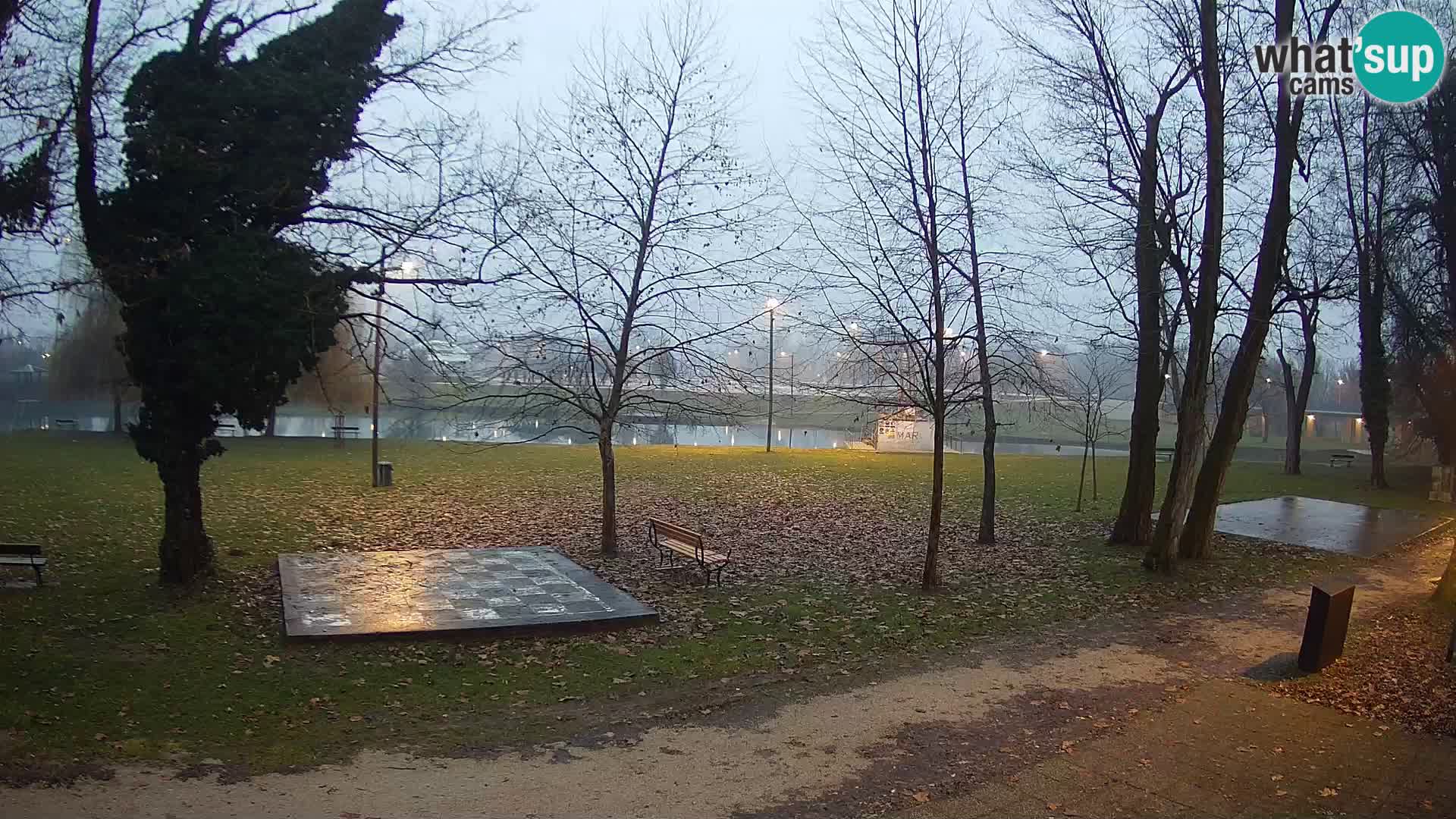 V ŽIVO Spletna kamera Karlovac – mestno kopališče Foginovo – Korana – Hrvaška