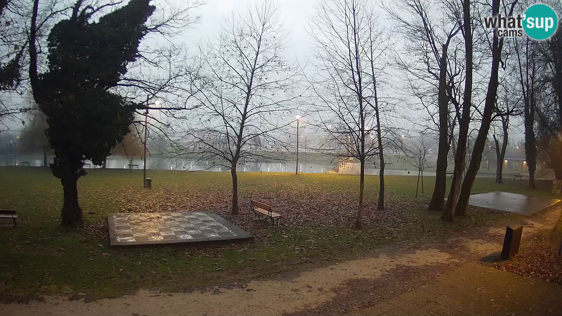 V ŽIVO Spletna kamera Karlovac – mestno kopališče Foginovo – Korana – Hrvaška