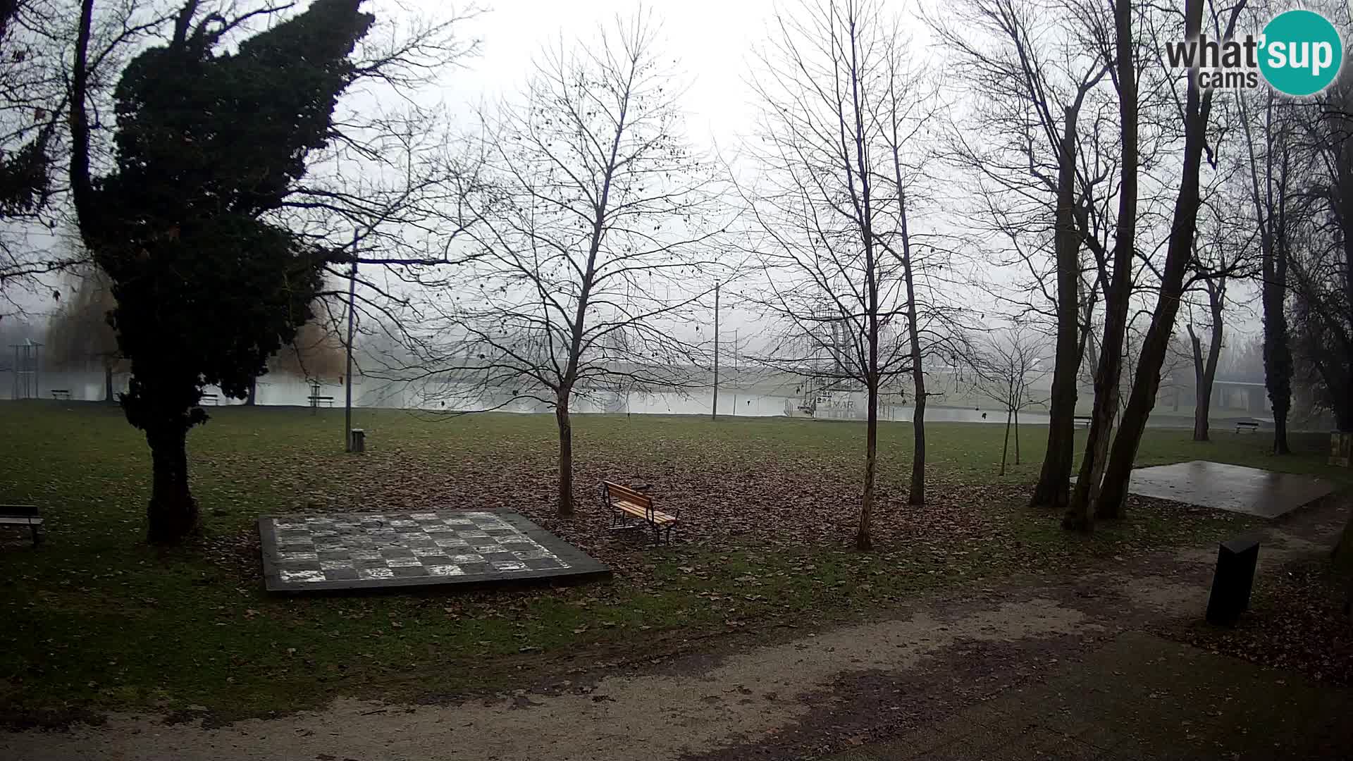 V ŽIVO Spletna kamera Karlovac – mestno kopališče Foginovo – Korana – Hrvaška