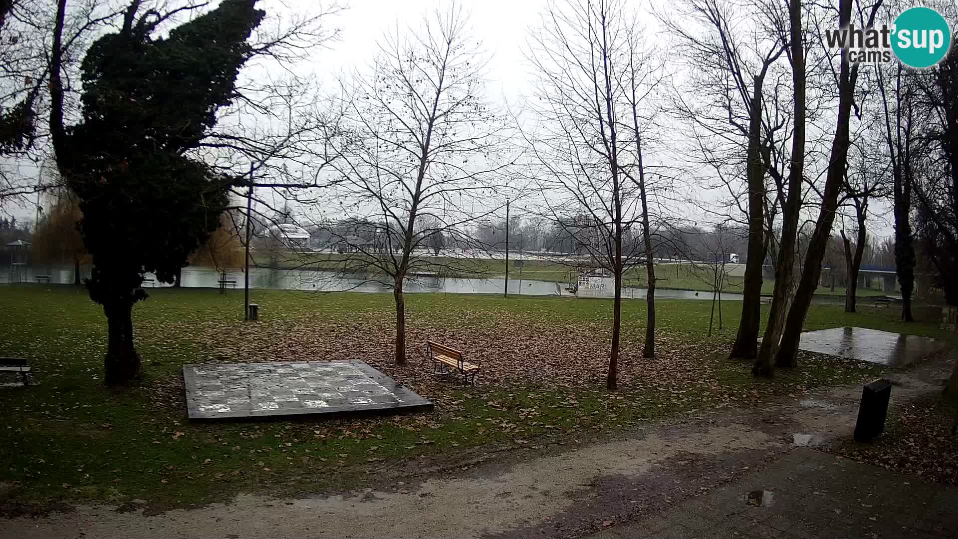 V ŽIVO Spletna kamera Karlovac – mestno kopališče Foginovo – Korana – Hrvaška