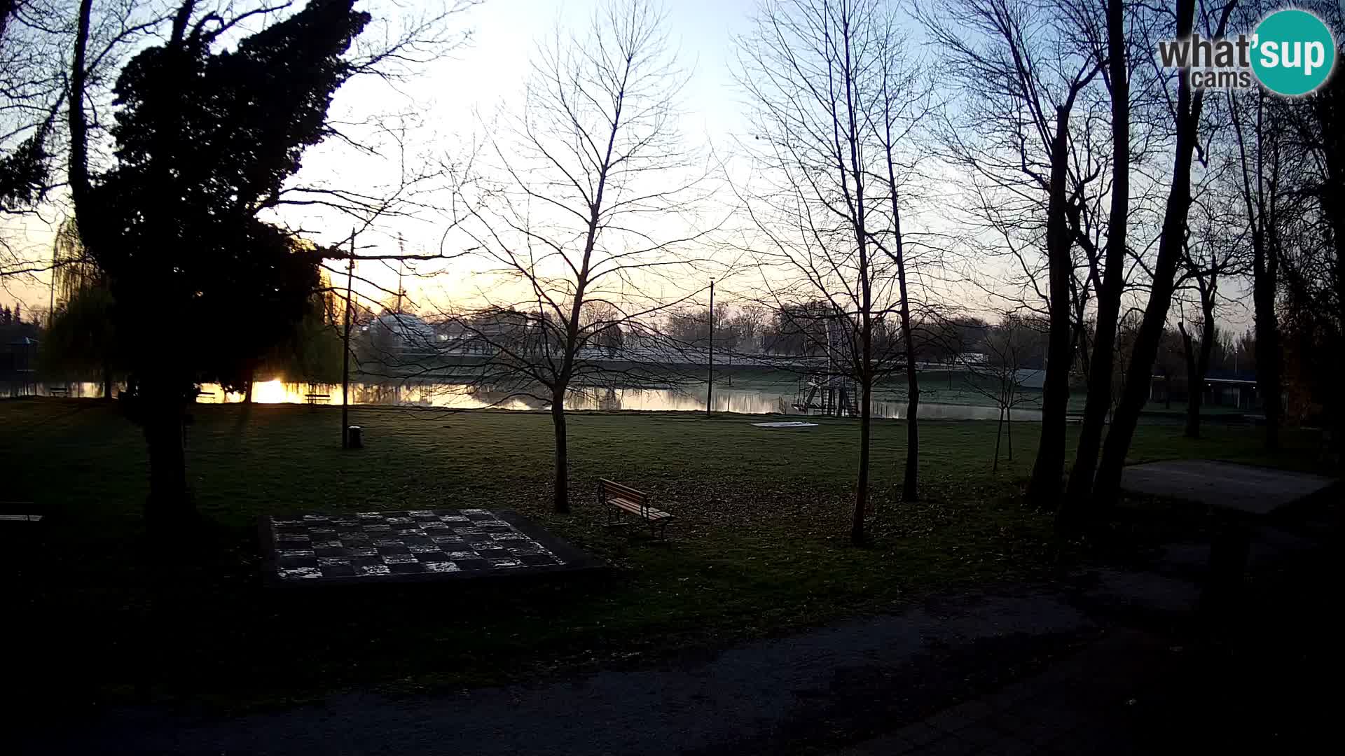 LIVE Karlovac Webcam – Piscina exterior Foginovo – Korana – Croacia