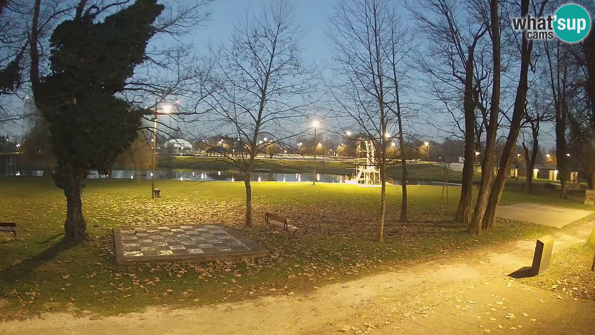 V ŽIVO Spletna kamera Karlovac – mestno kopališče Foginovo – Korana – Hrvaška