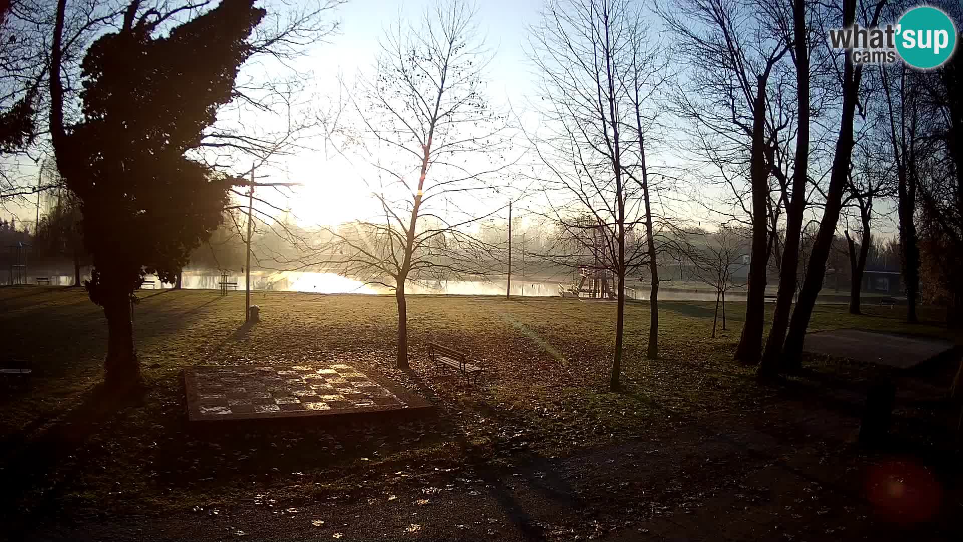 Webcam Karlovac EN DIRECT – Piscine extérieure Foginovo – Korana – Croatie