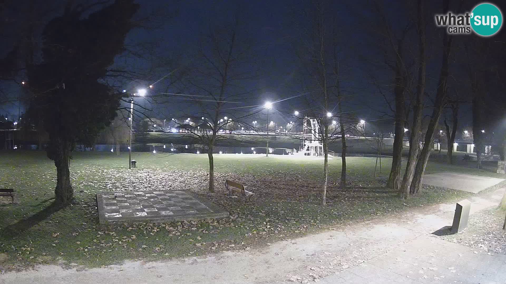 V ŽIVO Spletna kamera Karlovac – mestno kopališče Foginovo – Korana – Hrvaška