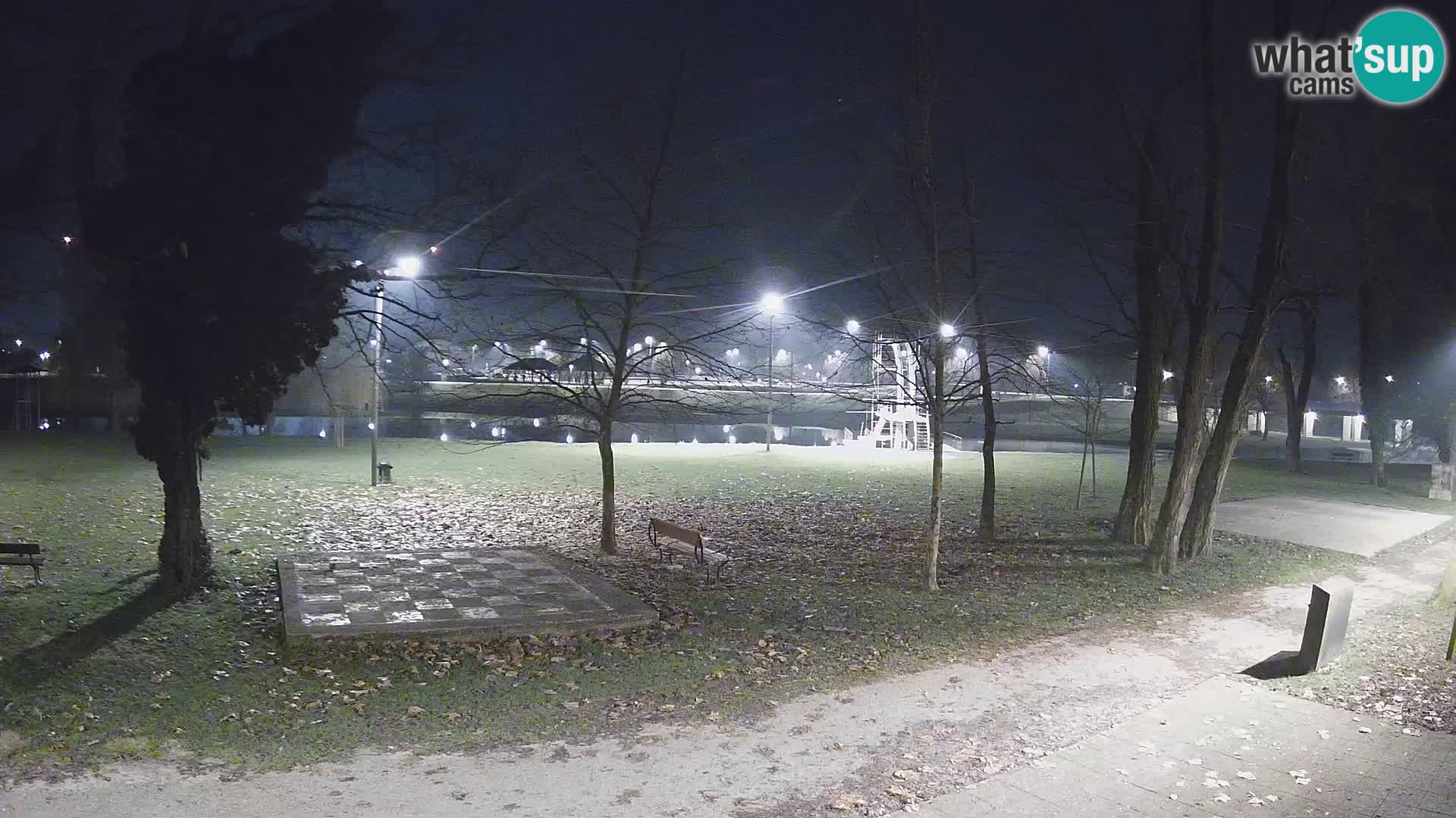 V ŽIVO Spletna kamera Karlovac – mestno kopališče Foginovo – Korana – Hrvaška