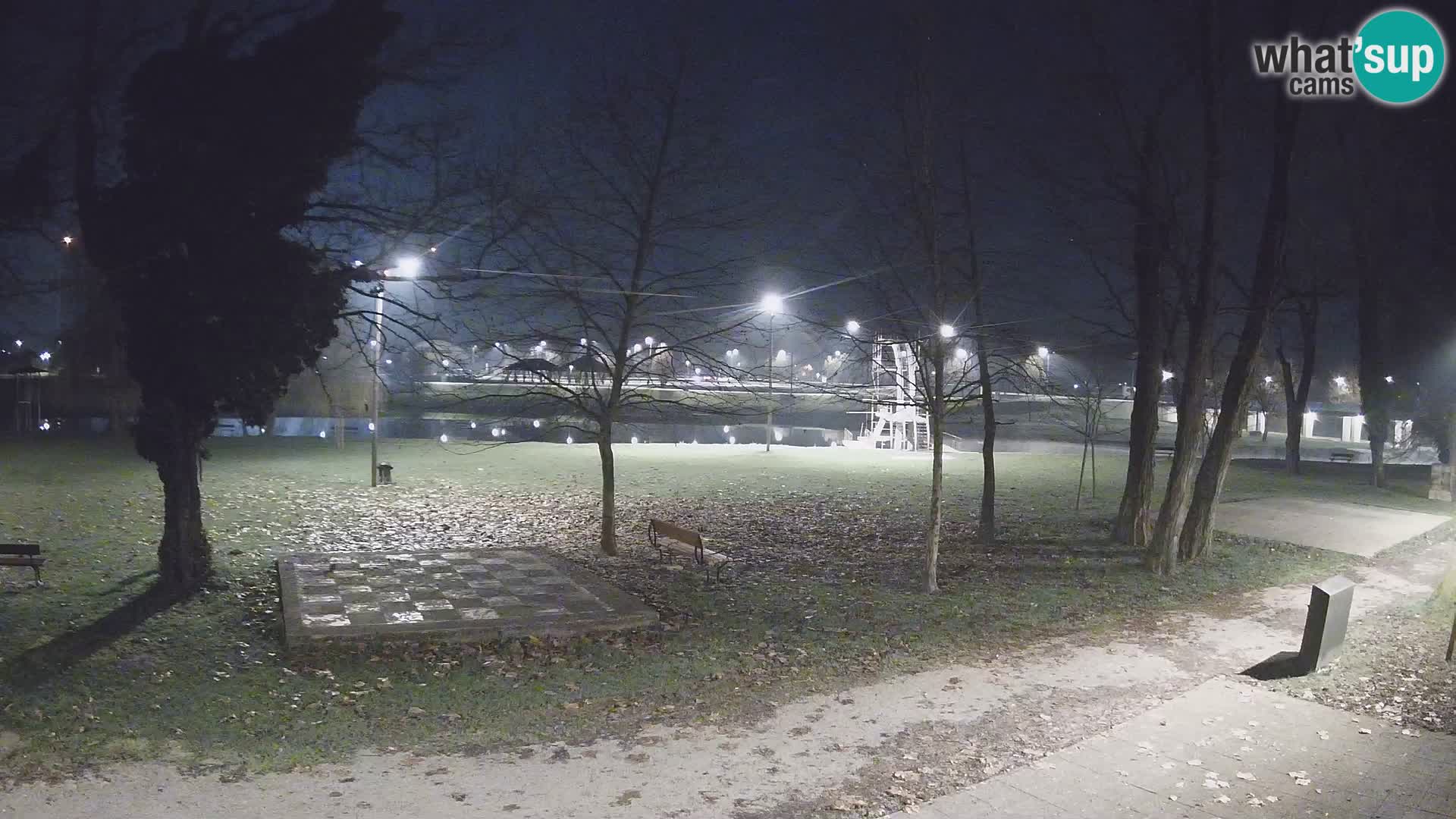 V ŽIVO Spletna kamera Karlovac – mestno kopališče Foginovo – Korana – Hrvaška