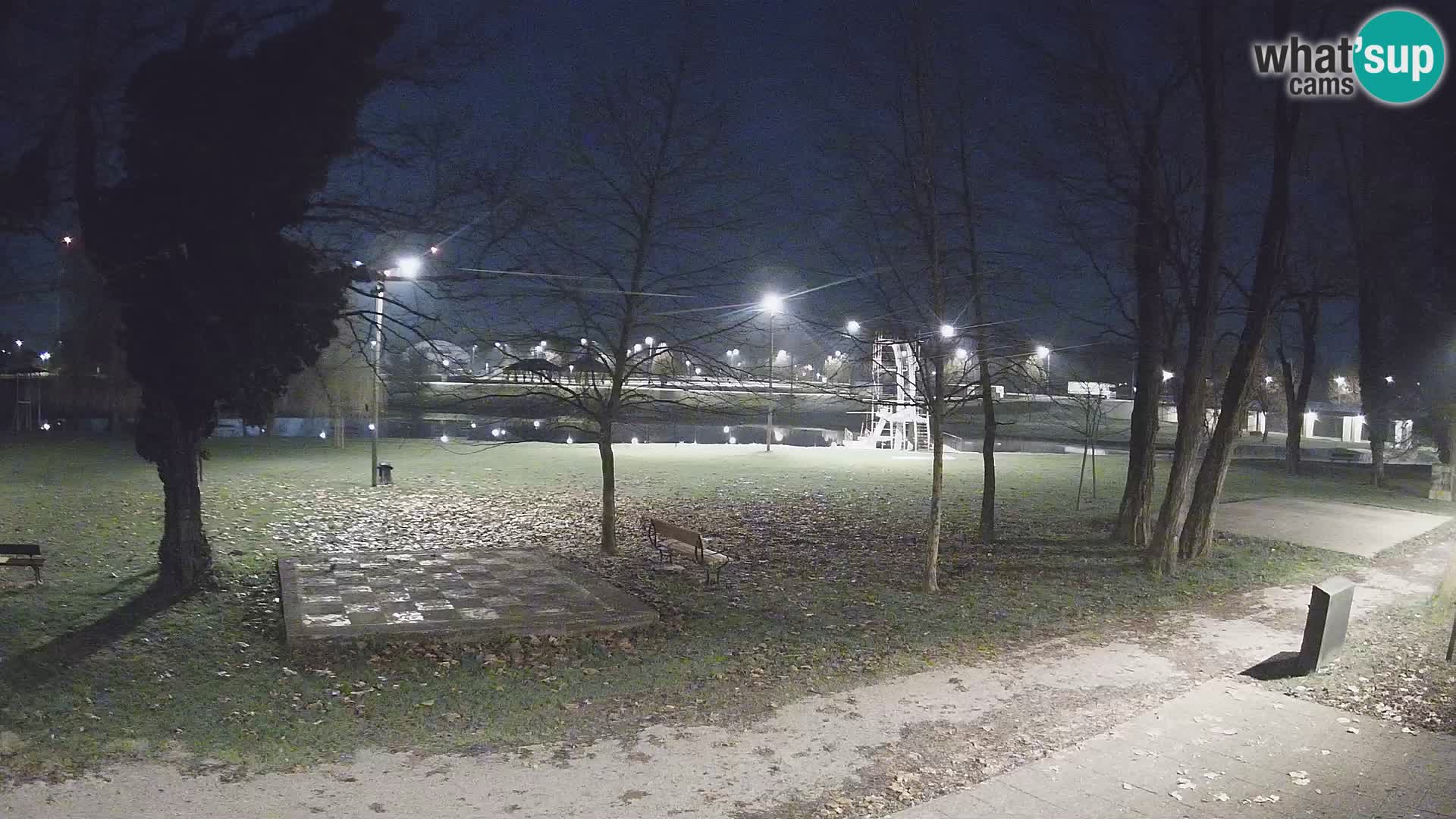 V ŽIVO Spletna kamera Karlovac – mestno kopališče Foginovo – Korana – Hrvaška