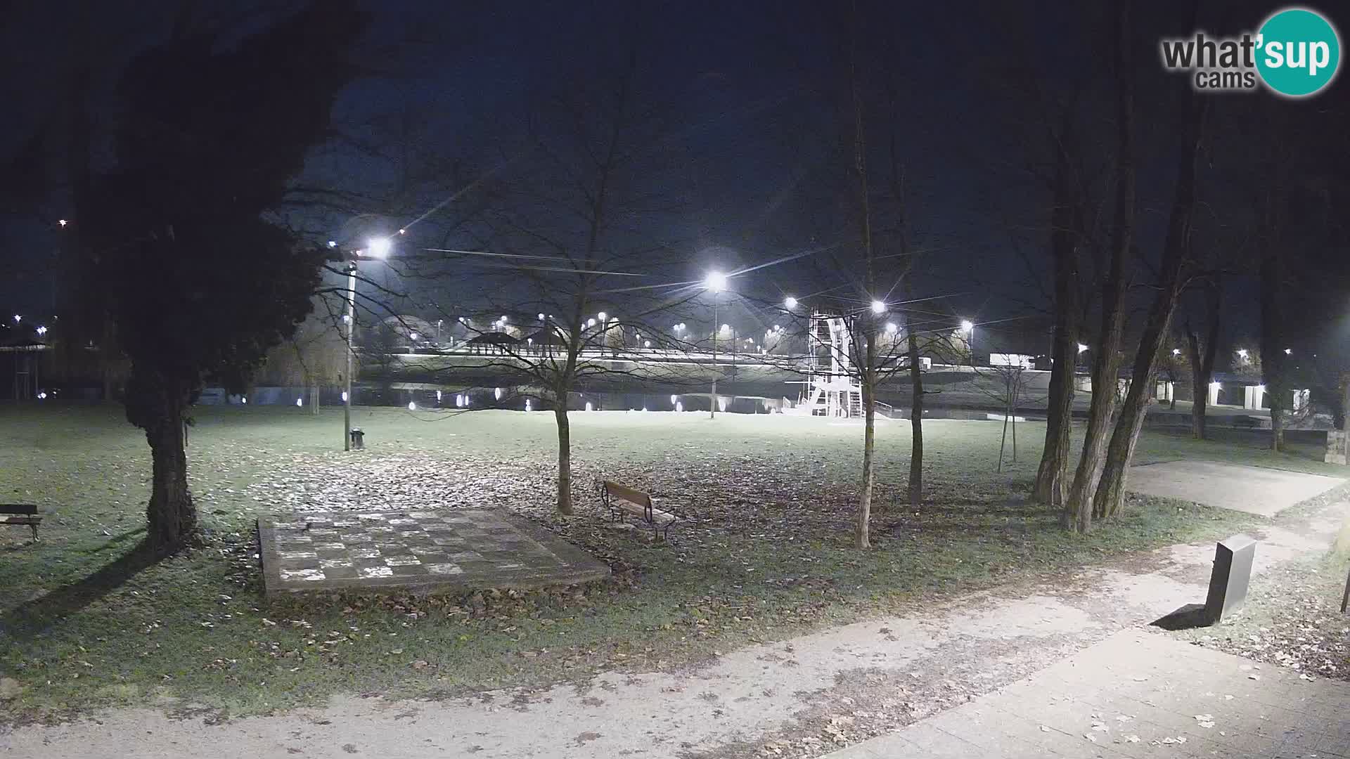 V ŽIVO Spletna kamera Karlovac – mestno kopališče Foginovo – Korana – Hrvaška