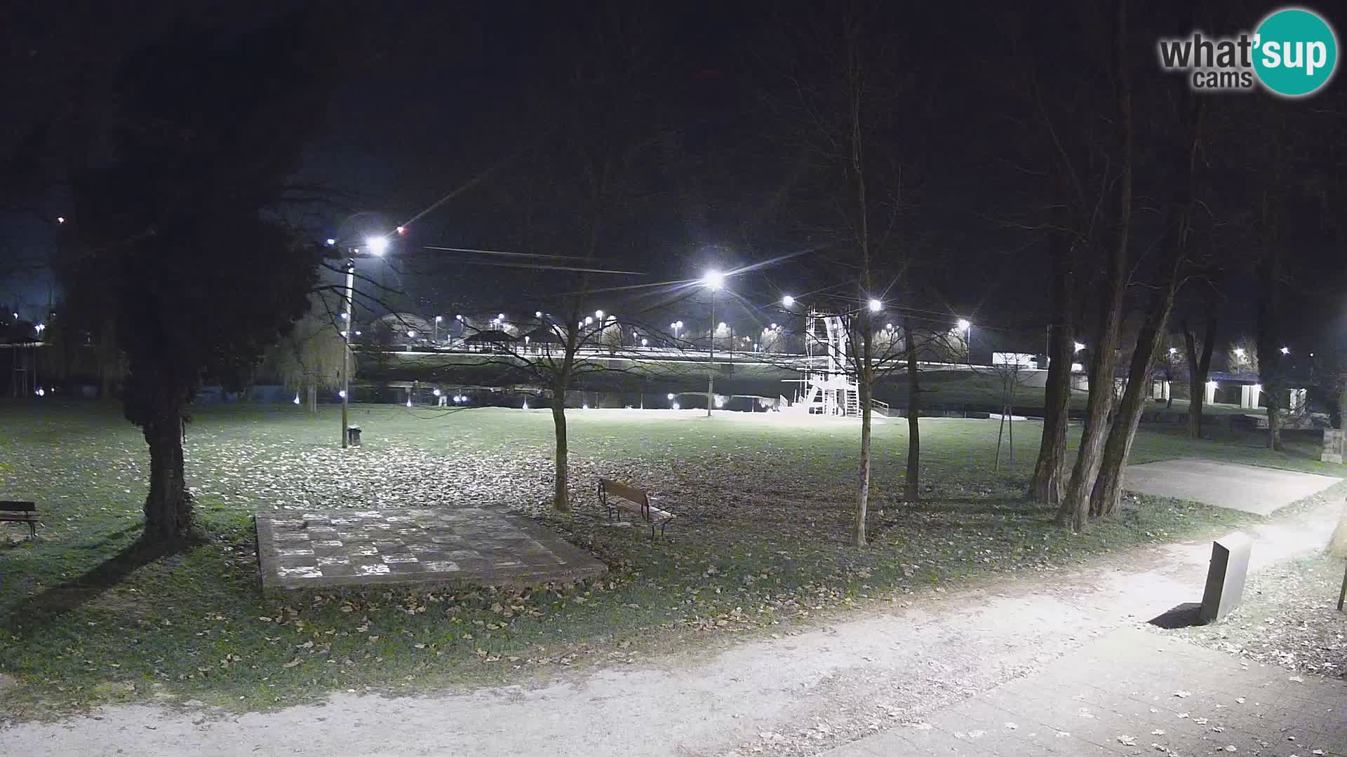 V ŽIVO Spletna kamera Karlovac – mestno kopališče Foginovo – Korana – Hrvaška