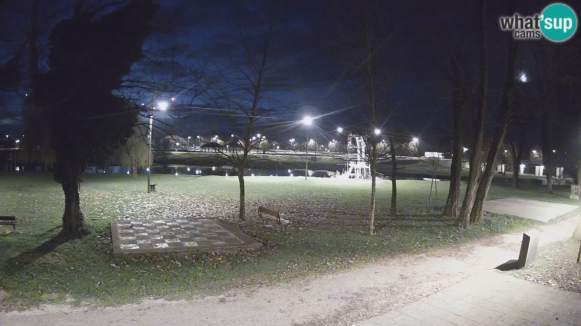 V ŽIVO Spletna kamera Karlovac – mestno kopališče Foginovo – Korana – Hrvaška