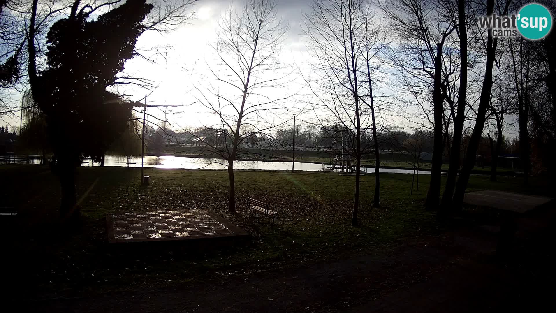 V ŽIVO Spletna kamera Karlovac – mestno kopališče Foginovo – Korana – Hrvaška