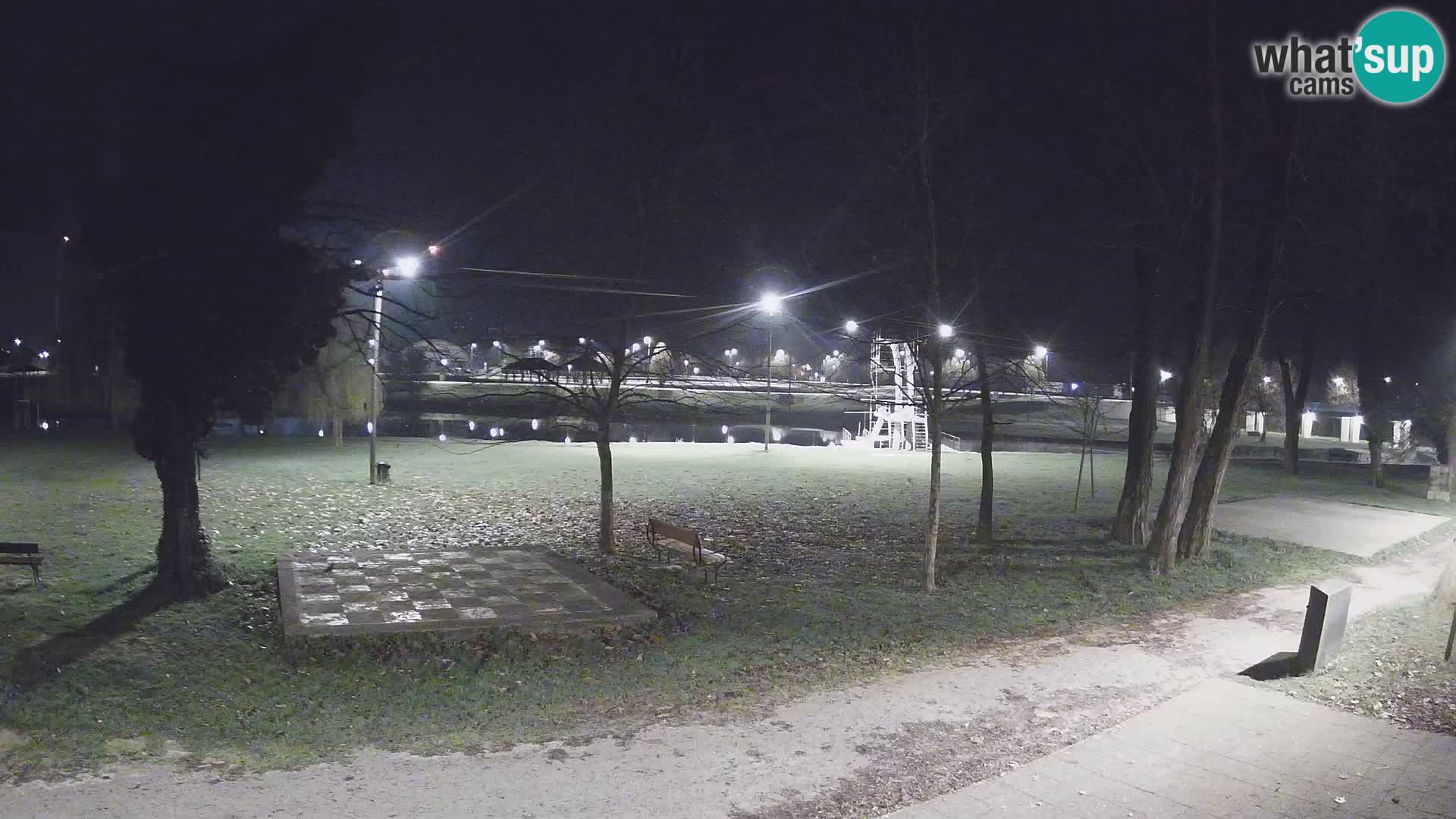 V ŽIVO Spletna kamera Karlovac – mestno kopališče Foginovo – Korana – Hrvaška