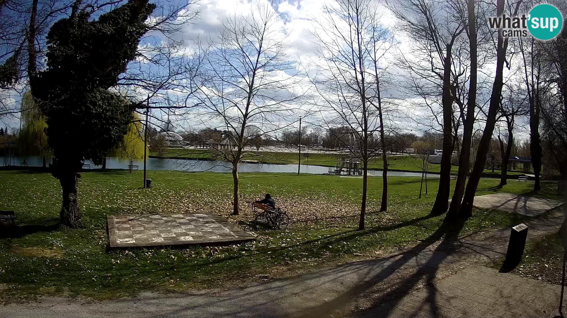 V ŽIVO Spletna kamera Karlovac – mestno kopališče Foginovo – Korana – Hrvaška