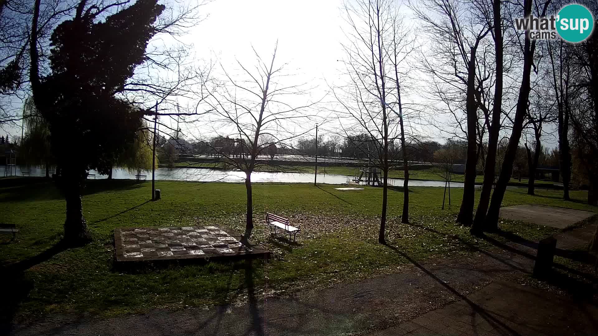 LIVE Karlovac Webcam – Piscina exterior Foginovo – Korana – Croacia