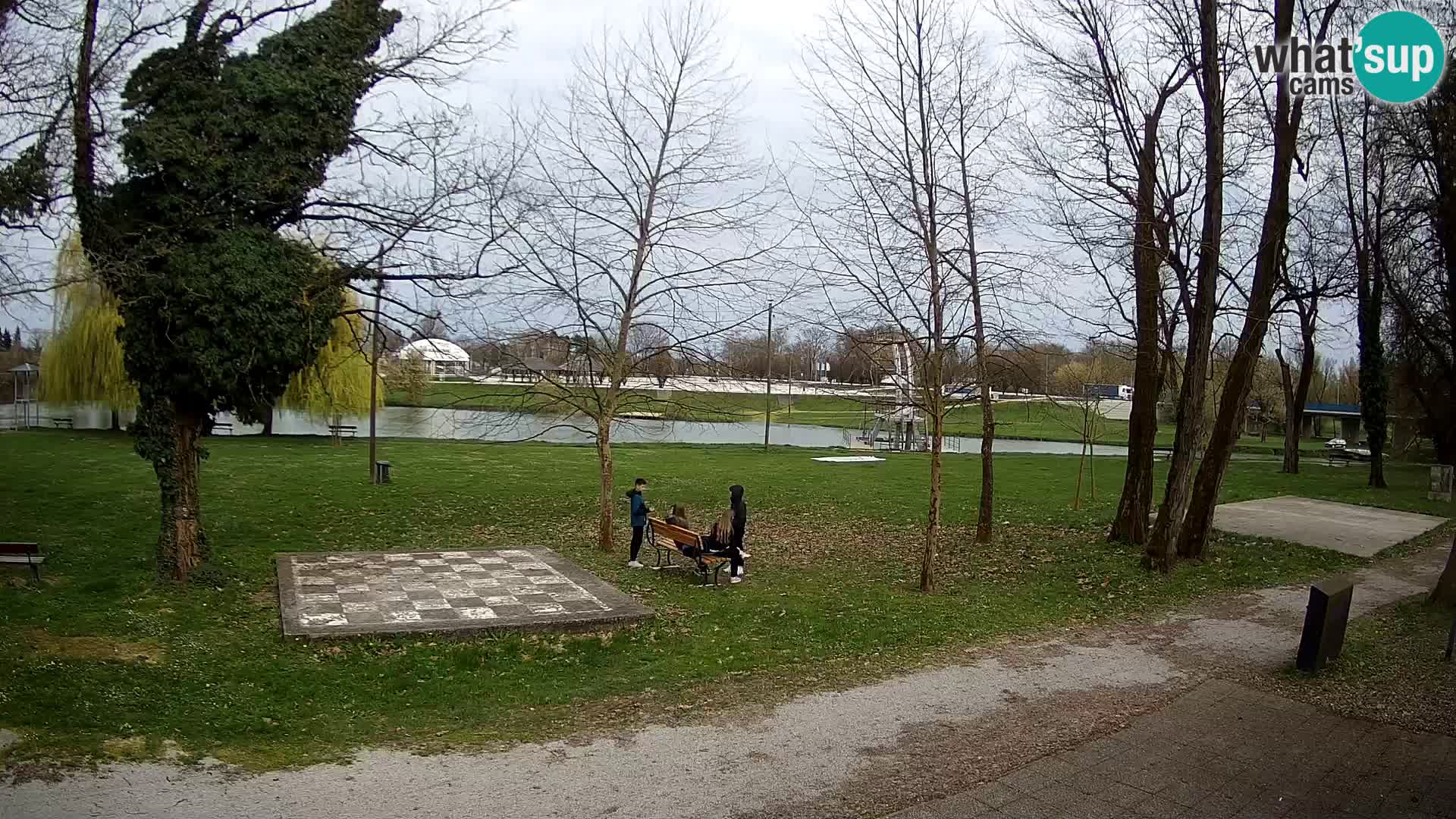 V ŽIVO Spletna kamera Karlovac – mestno kopališče Foginovo – Korana – Hrvaška