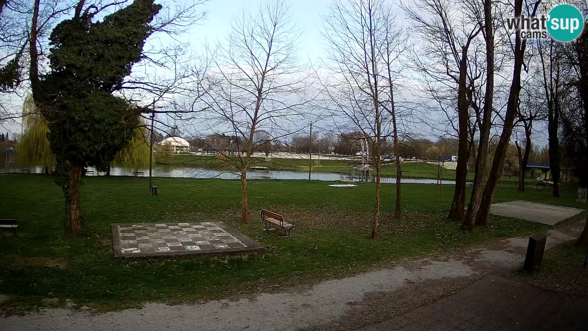 V ŽIVO Spletna kamera Karlovac – mestno kopališče Foginovo – Korana – Hrvaška