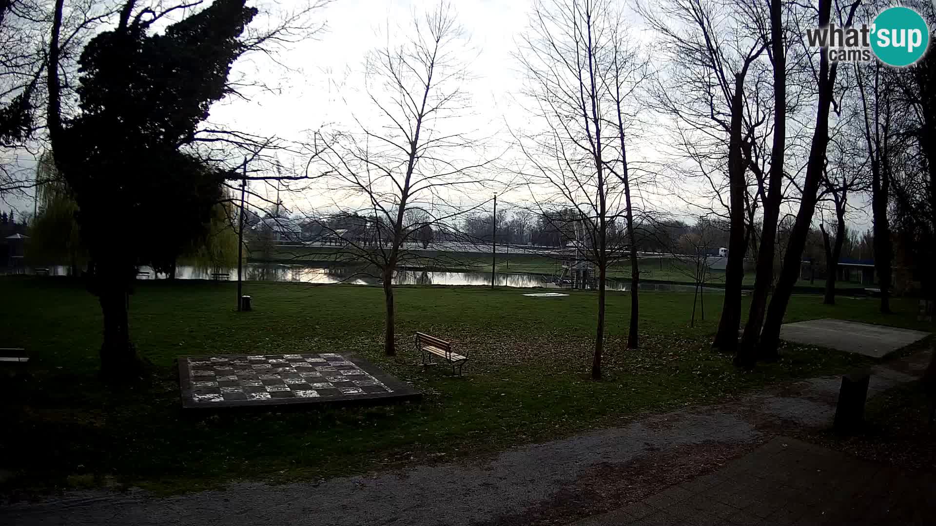 V ŽIVO Spletna kamera Karlovac – mestno kopališče Foginovo – Korana – Hrvaška