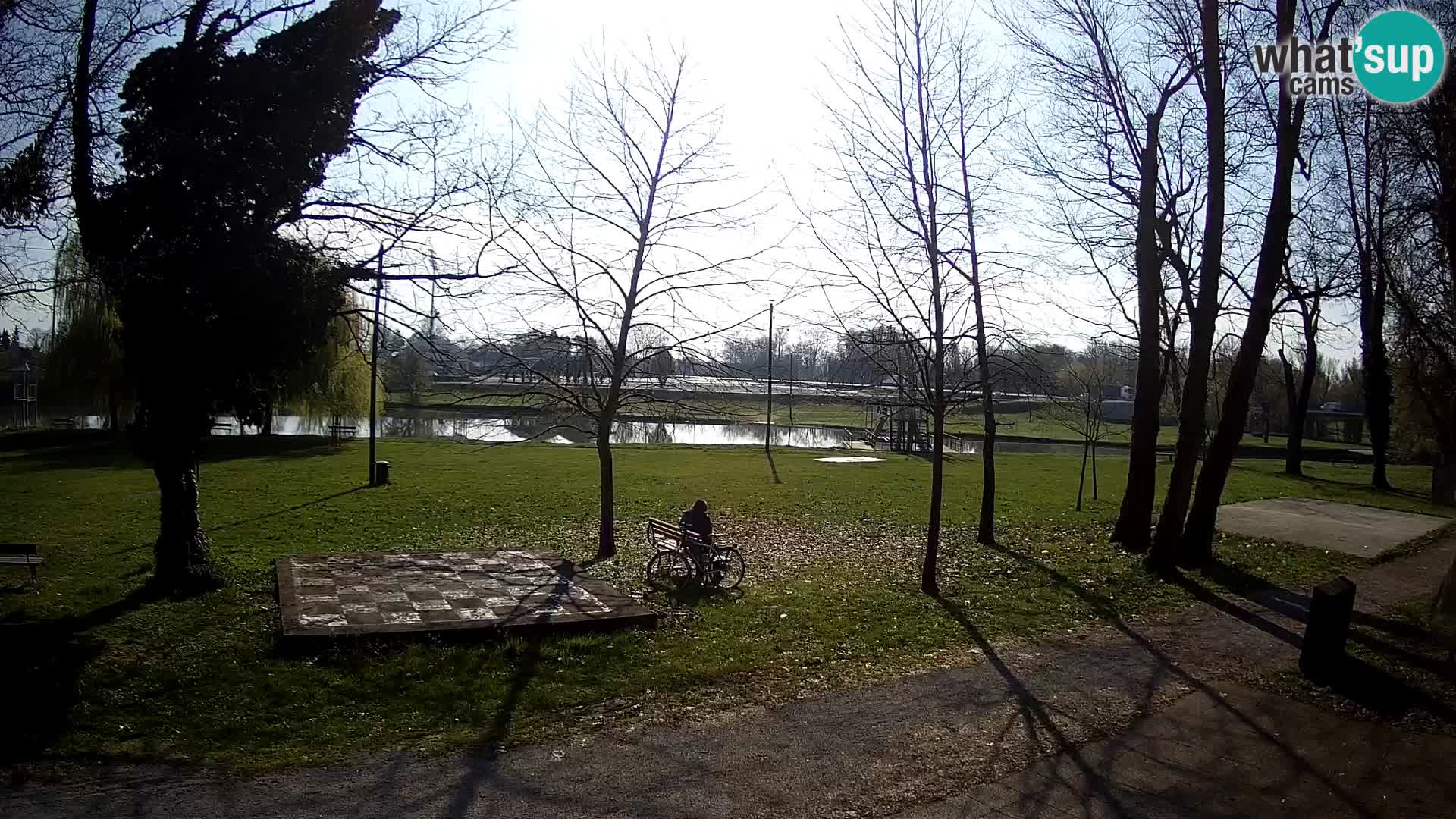 V ŽIVO Spletna kamera Karlovac – mestno kopališče Foginovo – Korana – Hrvaška