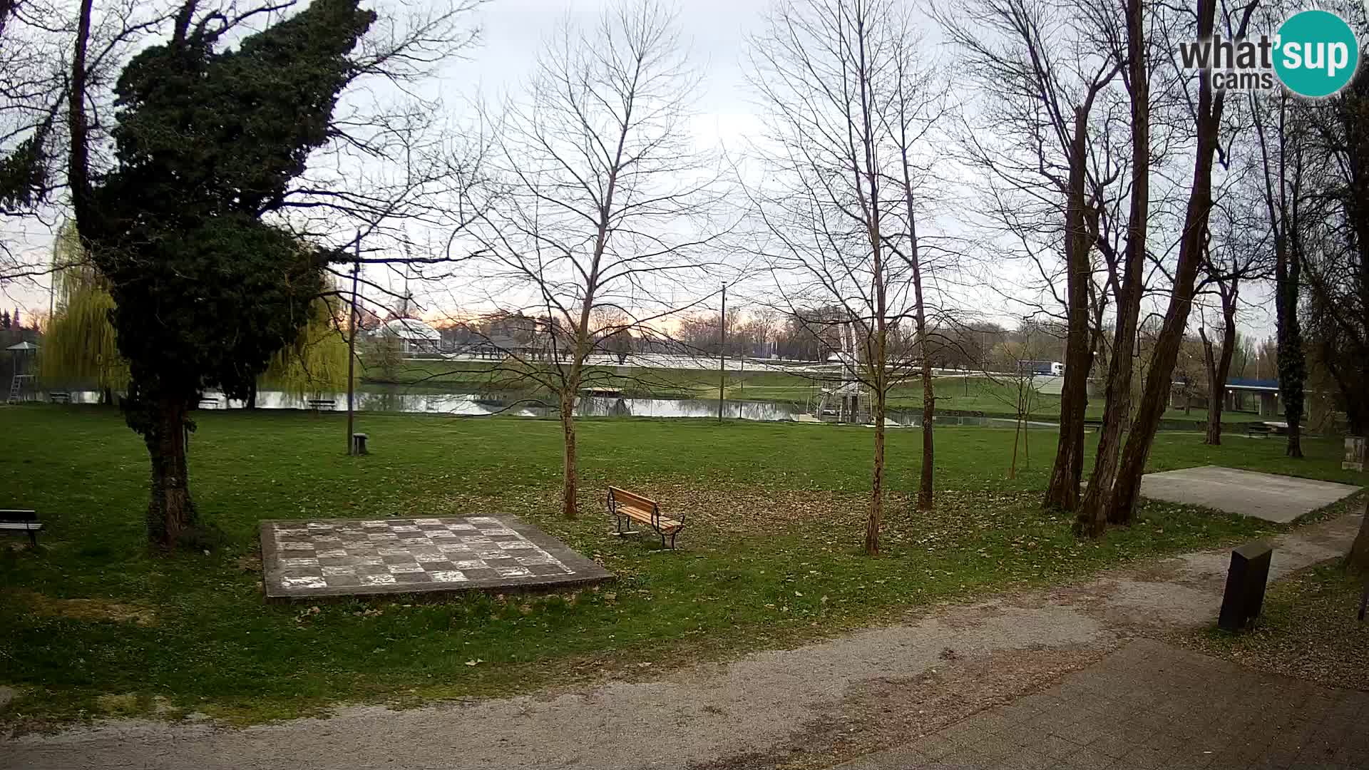 V ŽIVO Spletna kamera Karlovac – mestno kopališče Foginovo – Korana – Hrvaška