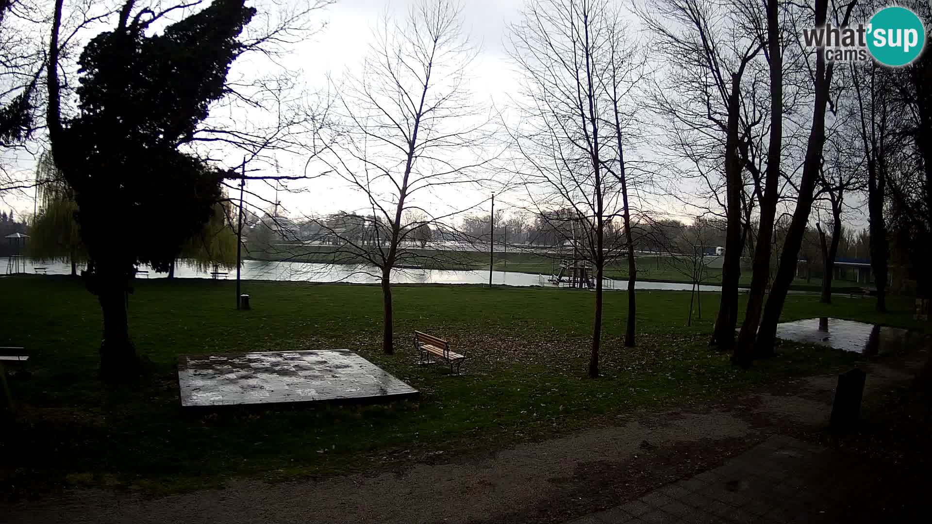 V ŽIVO Spletna kamera Karlovac – mestno kopališče Foginovo – Korana – Hrvaška