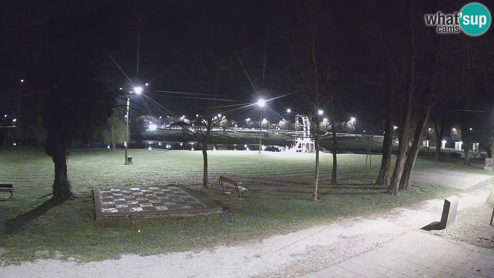 V ŽIVO Spletna kamera Karlovac – mestno kopališče Foginovo – Korana – Hrvaška