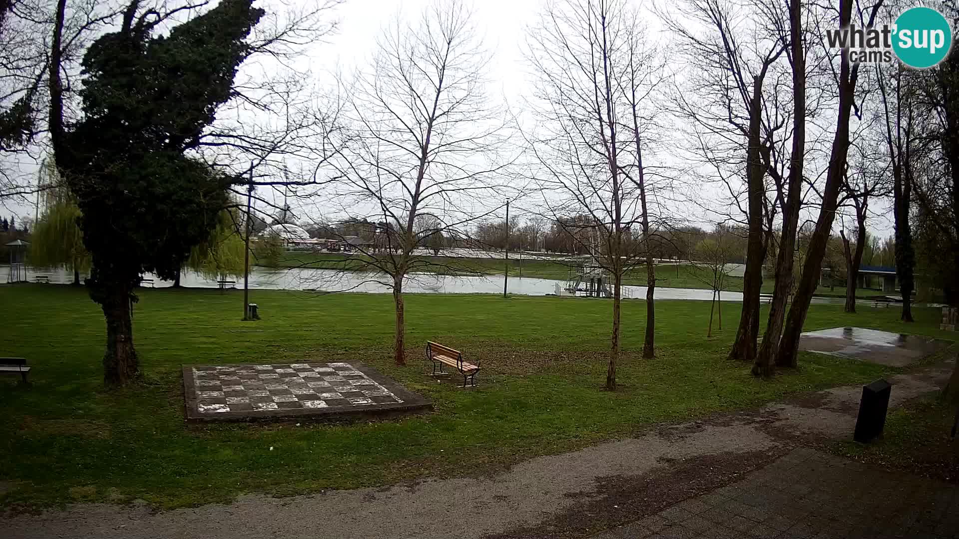 V ŽIVO Spletna kamera Karlovac – mestno kopališče Foginovo – Korana – Hrvaška