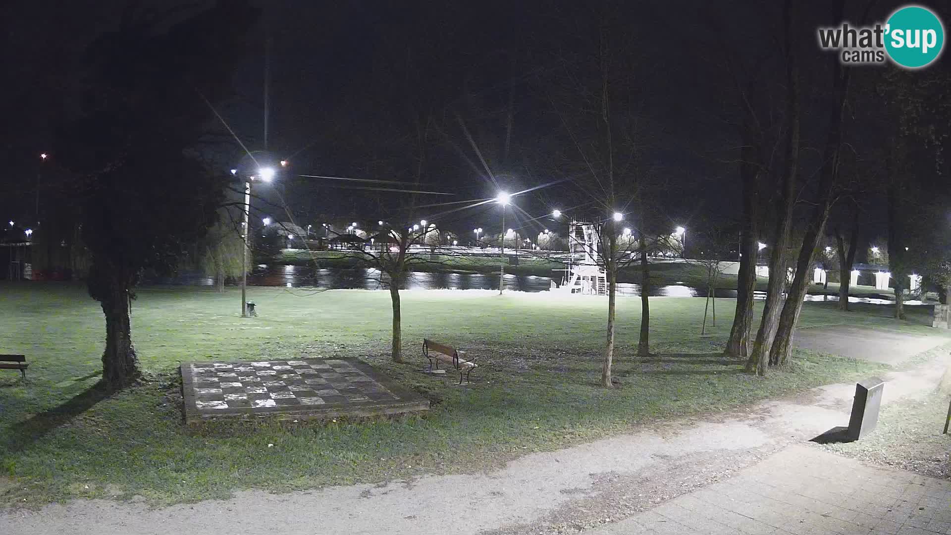 V ŽIVO Spletna kamera Karlovac – mestno kopališče Foginovo – Korana – Hrvaška