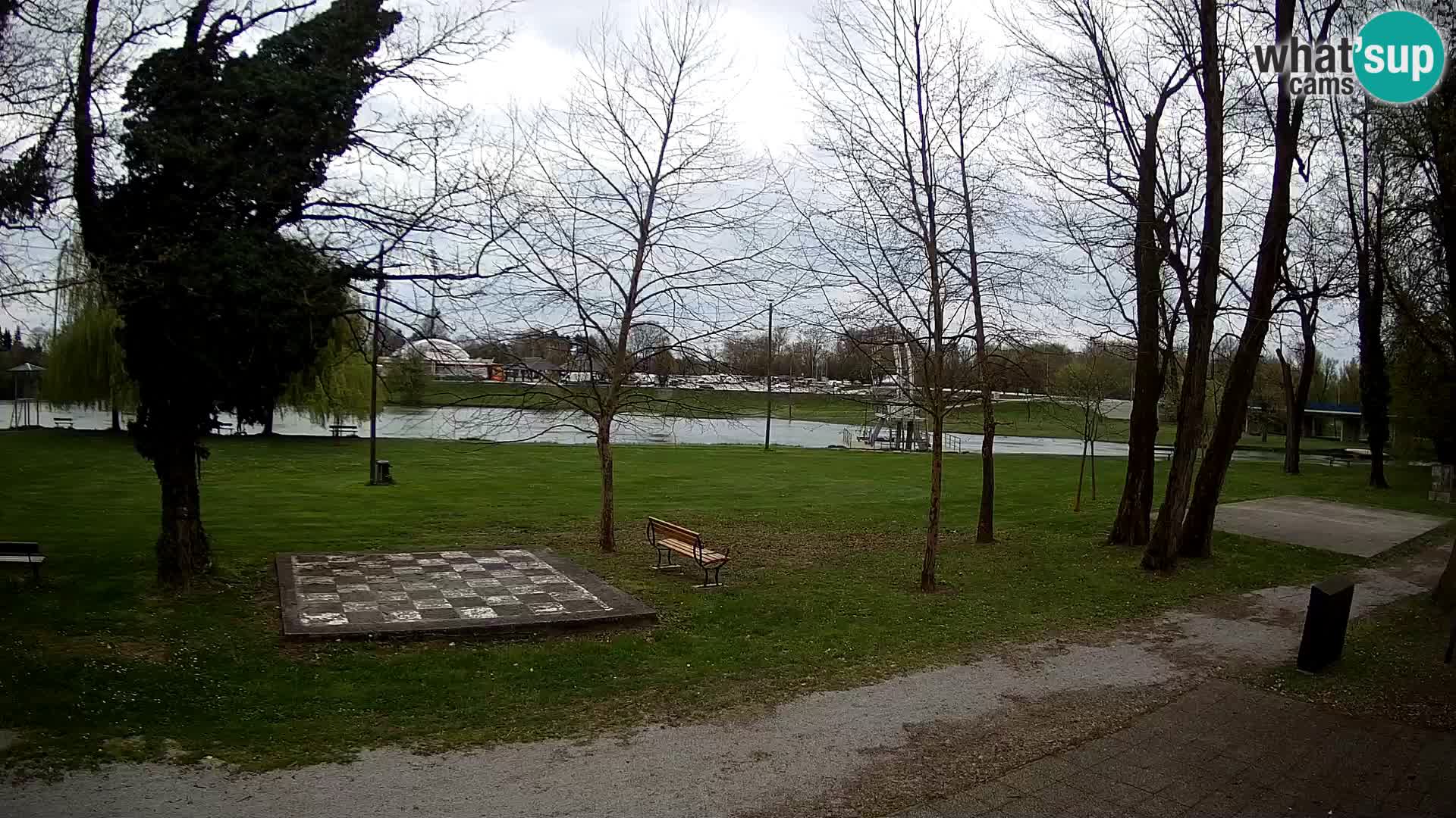 V ŽIVO Spletna kamera Karlovac – mestno kopališče Foginovo – Korana – Hrvaška