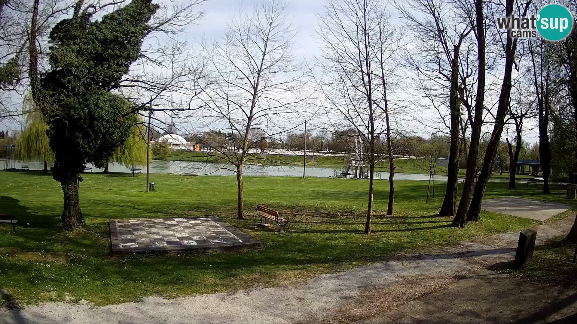 Webcam Karlovac EN DIRECT – Piscine extérieure Foginovo – Korana – Croatie