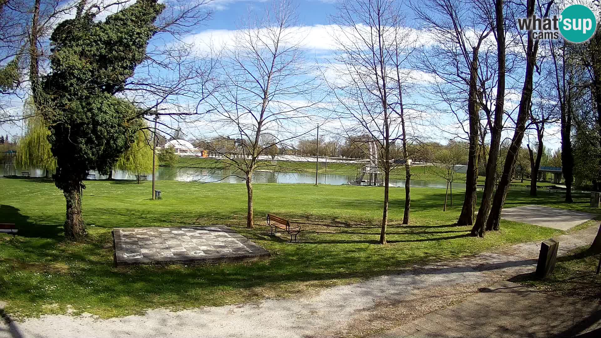 V ŽIVO Spletna kamera Karlovac – mestno kopališče Foginovo – Korana – Hrvaška