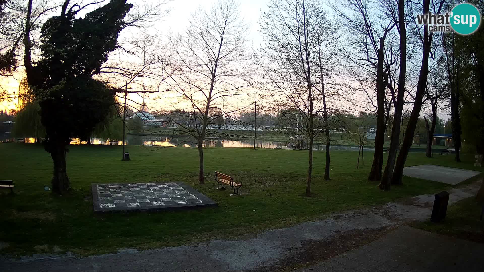 V ŽIVO Spletna kamera Karlovac – mestno kopališče Foginovo – Korana – Hrvaška