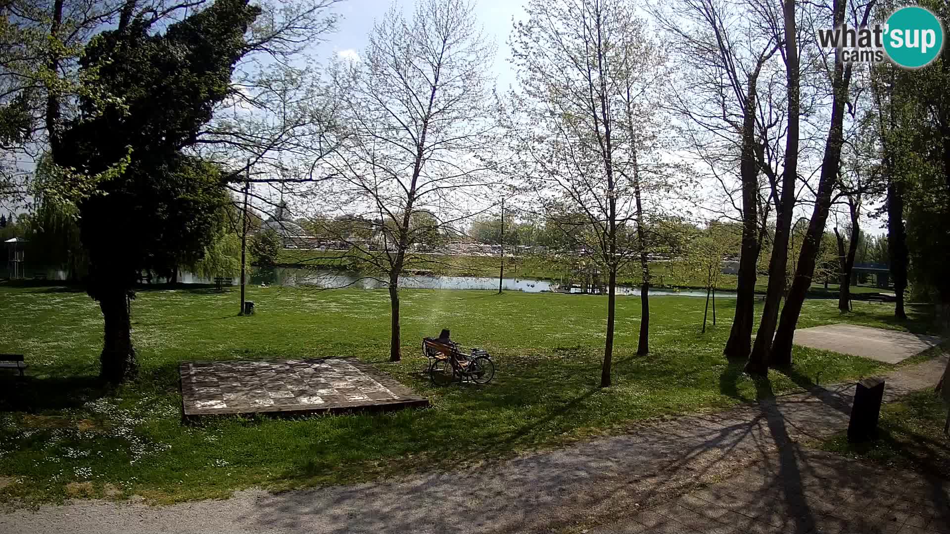 V ŽIVO Spletna kamera Karlovac – mestno kopališče Foginovo – Korana – Hrvaška