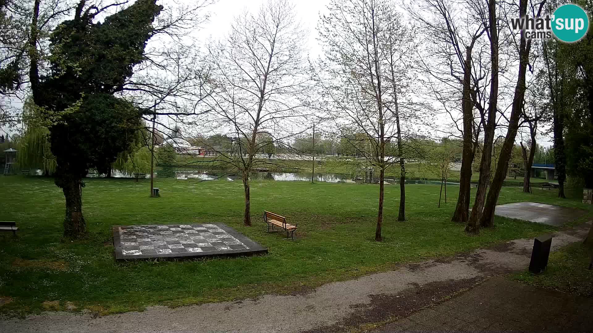 V ŽIVO Spletna kamera Karlovac – mestno kopališče Foginovo – Korana – Hrvaška