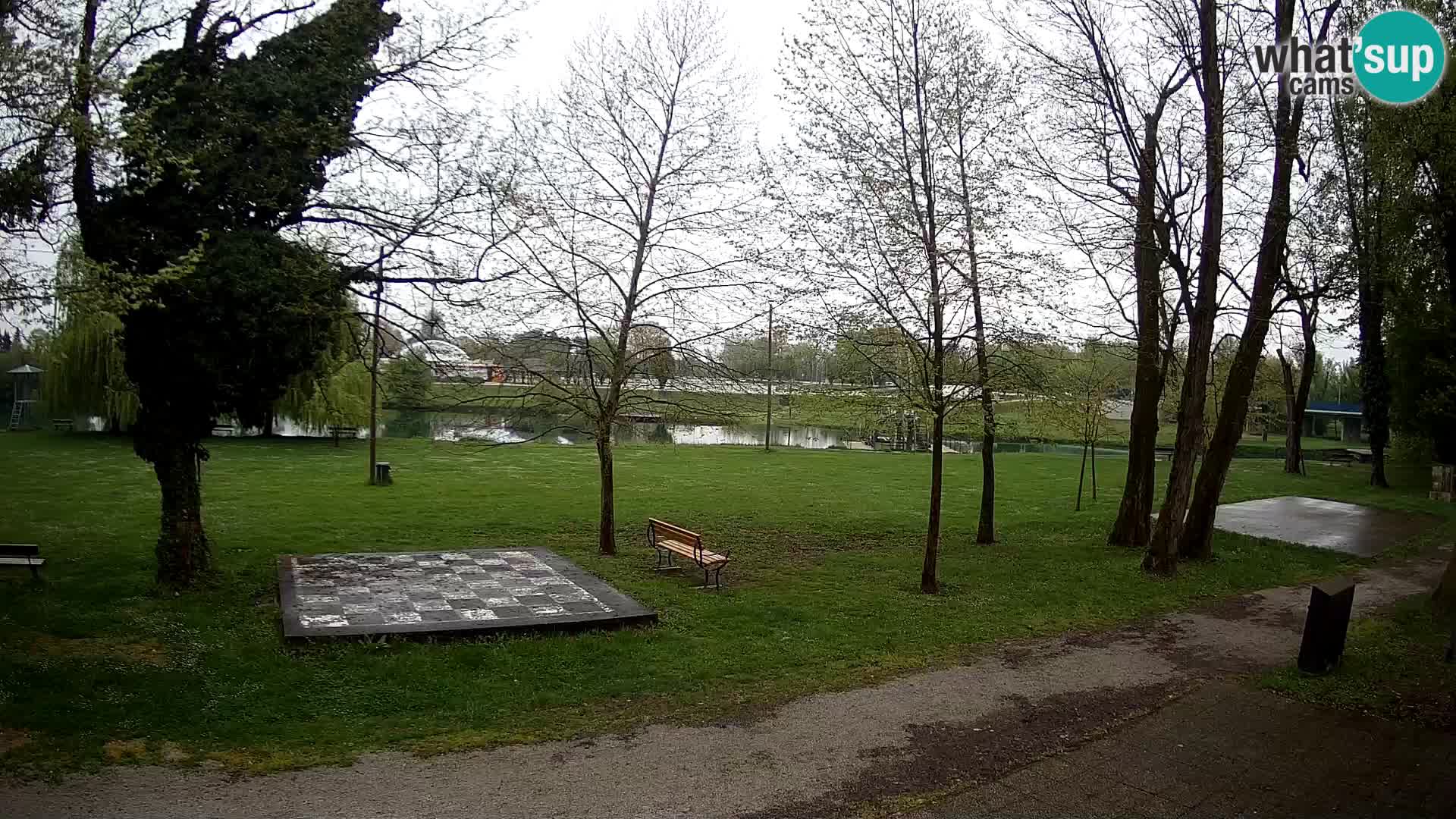 V ŽIVO Spletna kamera Karlovac – mestno kopališče Foginovo – Korana – Hrvaška