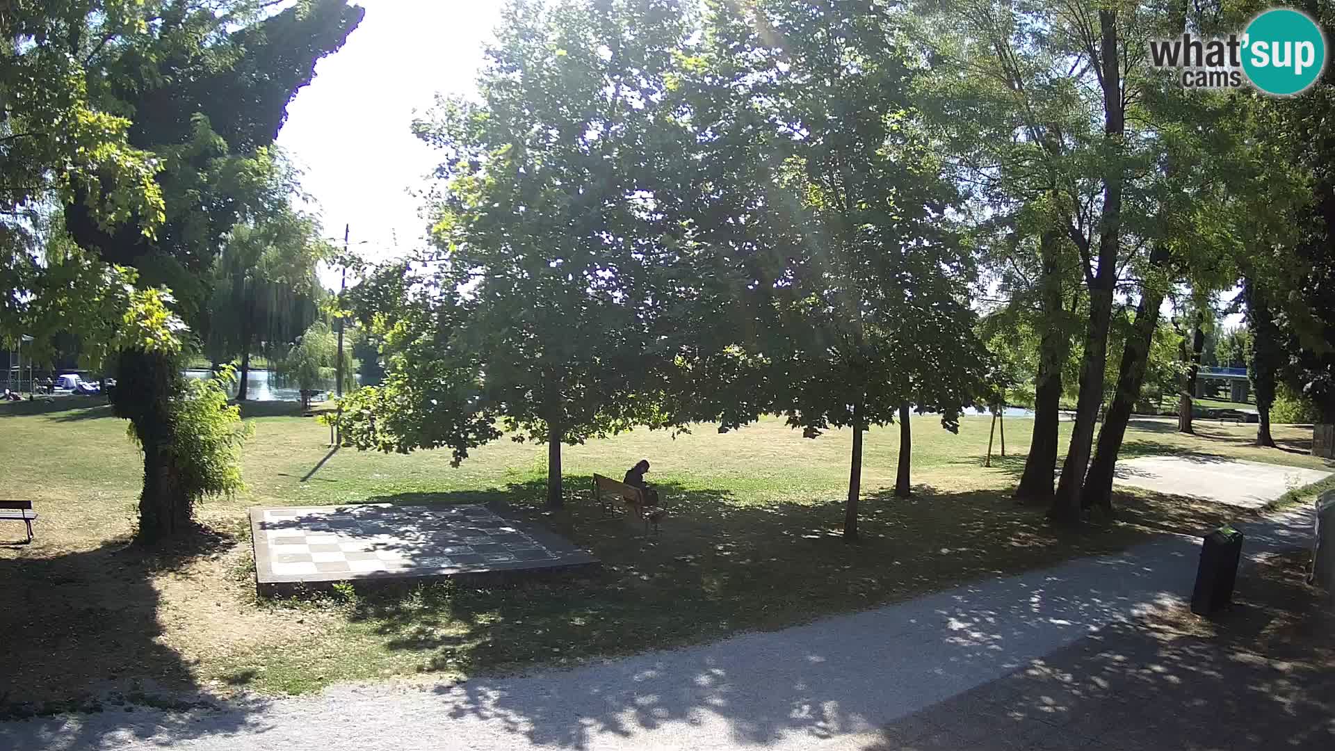V ŽIVO Spletna kamera Karlovac – mestno kopališče Foginovo – Korana – Hrvaška